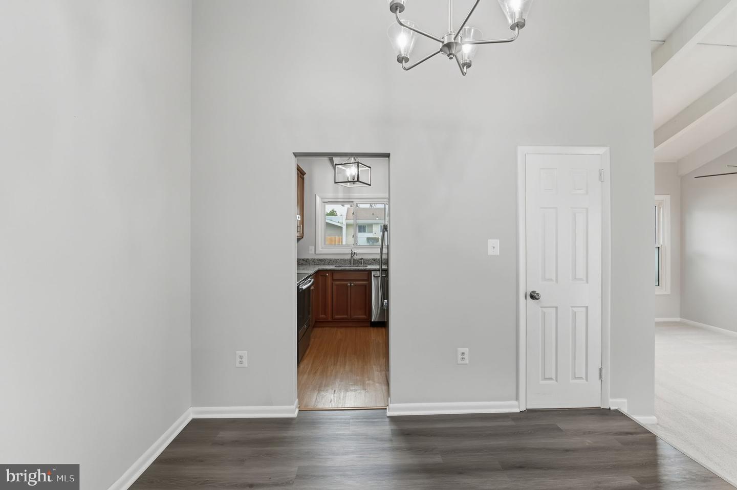 6018 REGENTS PARK RD, CENTREVILLE, Virginia 20120, 2 Bedrooms Bedrooms, ,1 BathroomBathrooms,Residential,For sale,6018 REGENTS PARK RD,VAFX2274098 MLS # VAFX2274098