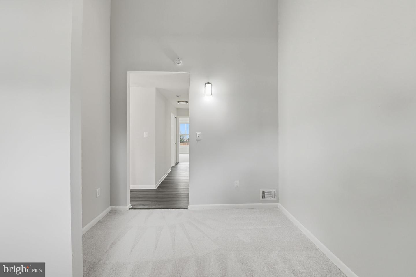 6018 REGENTS PARK RD, CENTREVILLE, Virginia 20120, 2 Bedrooms Bedrooms, ,1 BathroomBathrooms,Residential,For sale,6018 REGENTS PARK RD,VAFX2274098 MLS # VAFX2274098