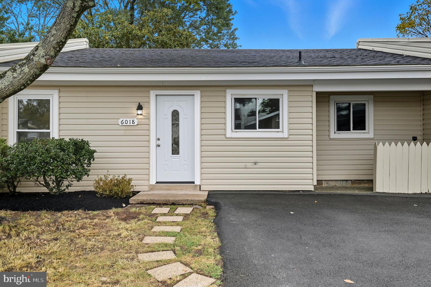 6018 REGENTS PARK RD, CENTREVILLE, Virginia 20120, 2 Bedrooms Bedrooms, ,1 BathroomBathrooms,Residential,For sale,6018 REGENTS PARK RD,VAFX2274098 MLS # VAFX2274098