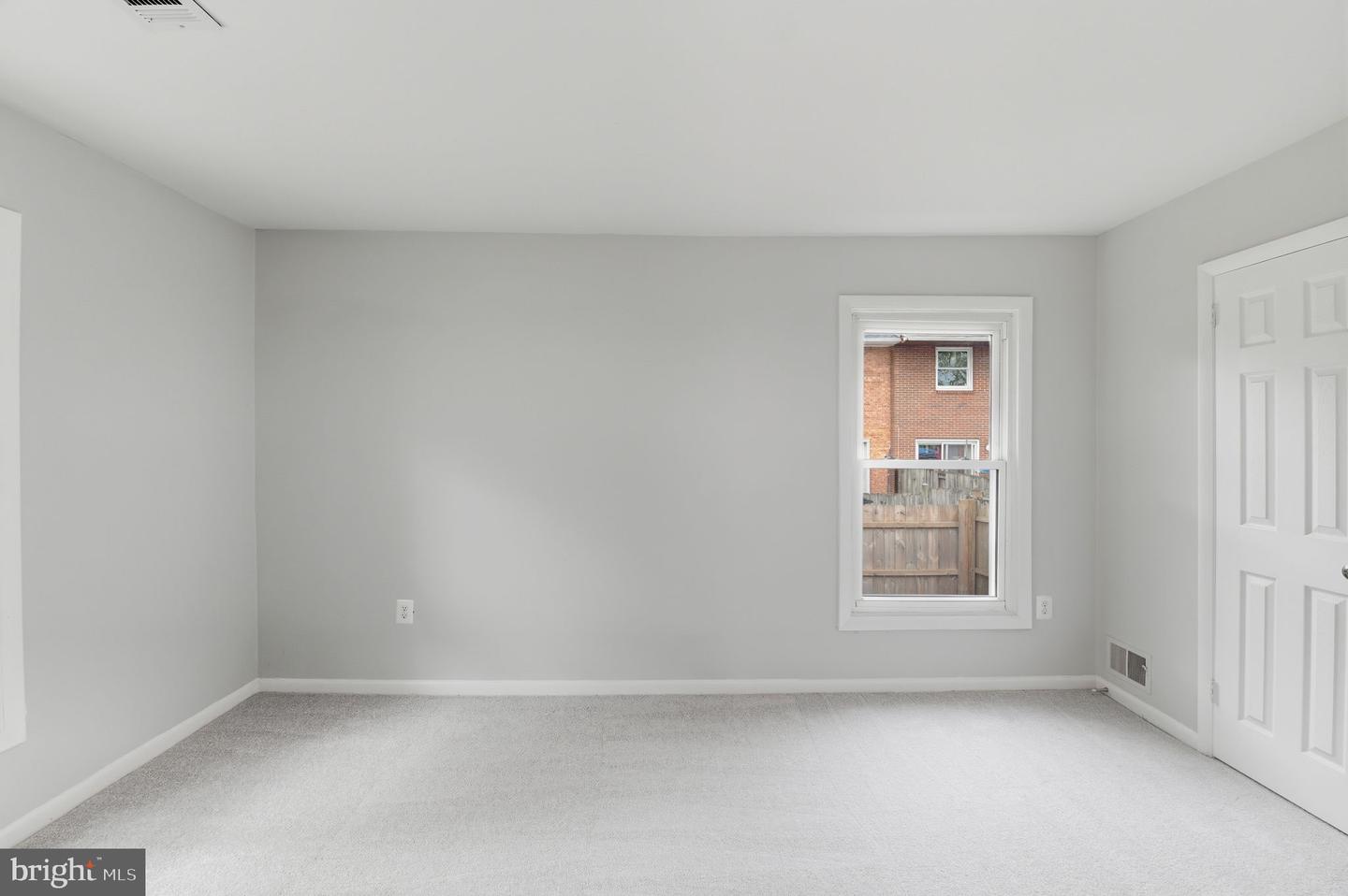 6018 REGENTS PARK RD, CENTREVILLE, Virginia 20120, 2 Bedrooms Bedrooms, ,1 BathroomBathrooms,Residential,For sale,6018 REGENTS PARK RD,VAFX2274098 MLS # VAFX2274098
