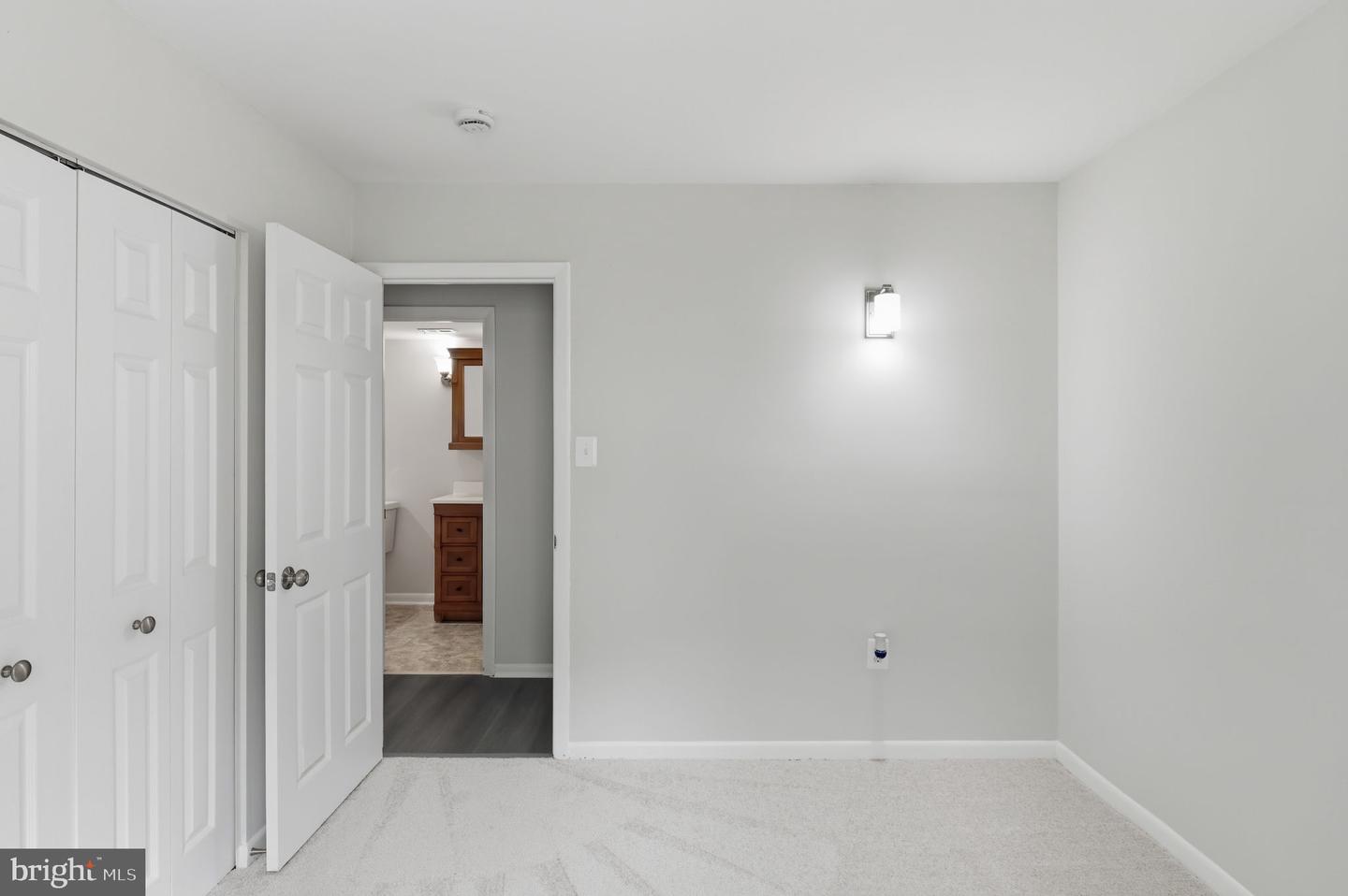6018 REGENTS PARK RD, CENTREVILLE, Virginia 20120, 2 Bedrooms Bedrooms, ,1 BathroomBathrooms,Residential,For sale,6018 REGENTS PARK RD,VAFX2274098 MLS # VAFX2274098