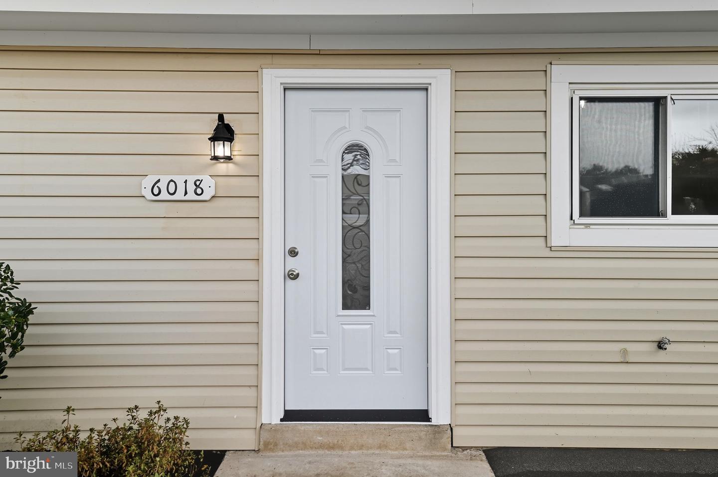 6018 REGENTS PARK RD, CENTREVILLE, Virginia 20120, 2 Bedrooms Bedrooms, ,1 BathroomBathrooms,Residential,For sale,6018 REGENTS PARK RD,VAFX2274098 MLS # VAFX2274098