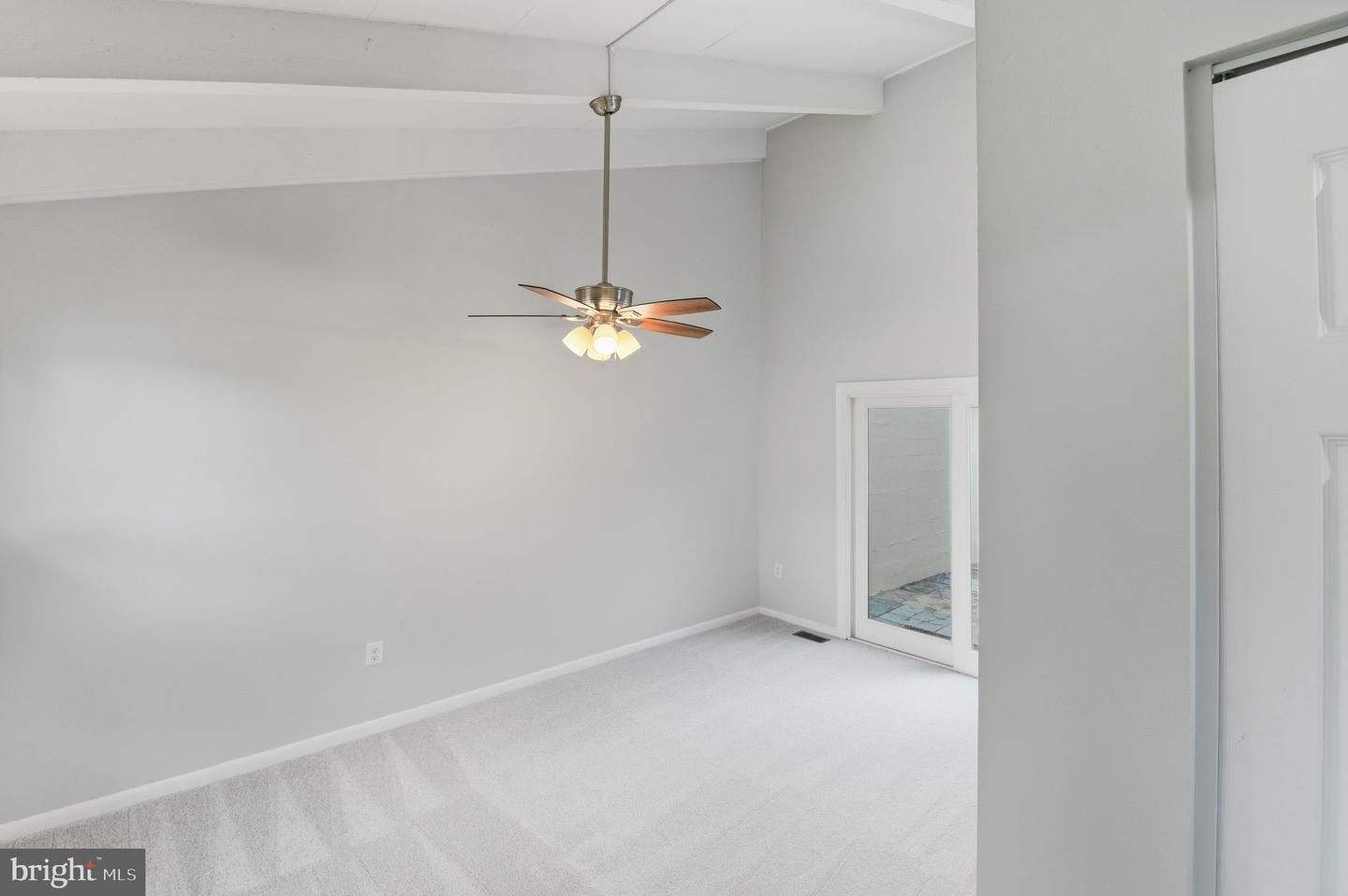 6018 REGENTS PARK RD, CENTREVILLE, Virginia 20120, 2 Bedrooms Bedrooms, ,1 BathroomBathrooms,Residential,For sale,6018 REGENTS PARK RD,VAFX2274098 MLS # VAFX2274098