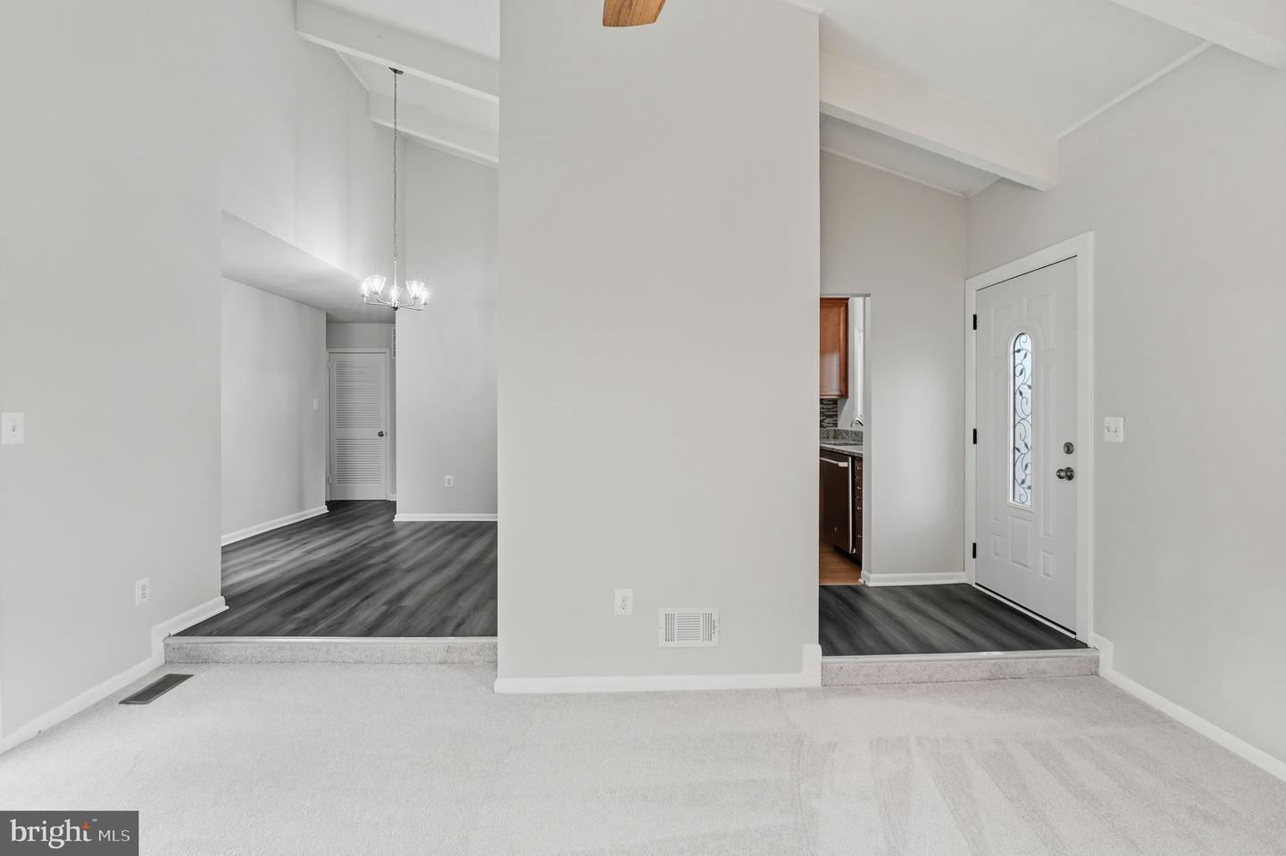 6018 REGENTS PARK RD, CENTREVILLE, Virginia 20120, 2 Bedrooms Bedrooms, ,1 BathroomBathrooms,Residential,For sale,6018 REGENTS PARK RD,VAFX2274098 MLS # VAFX2274098