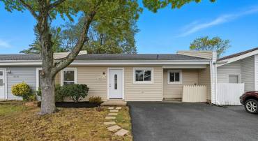 6018 REGENTS PARK RD, CENTREVILLE, Virginia 20120, 2 Bedrooms Bedrooms, ,1 BathroomBathrooms,Residential,For sale,6018 REGENTS PARK RD,VAFX2274098 MLS # VAFX2274098