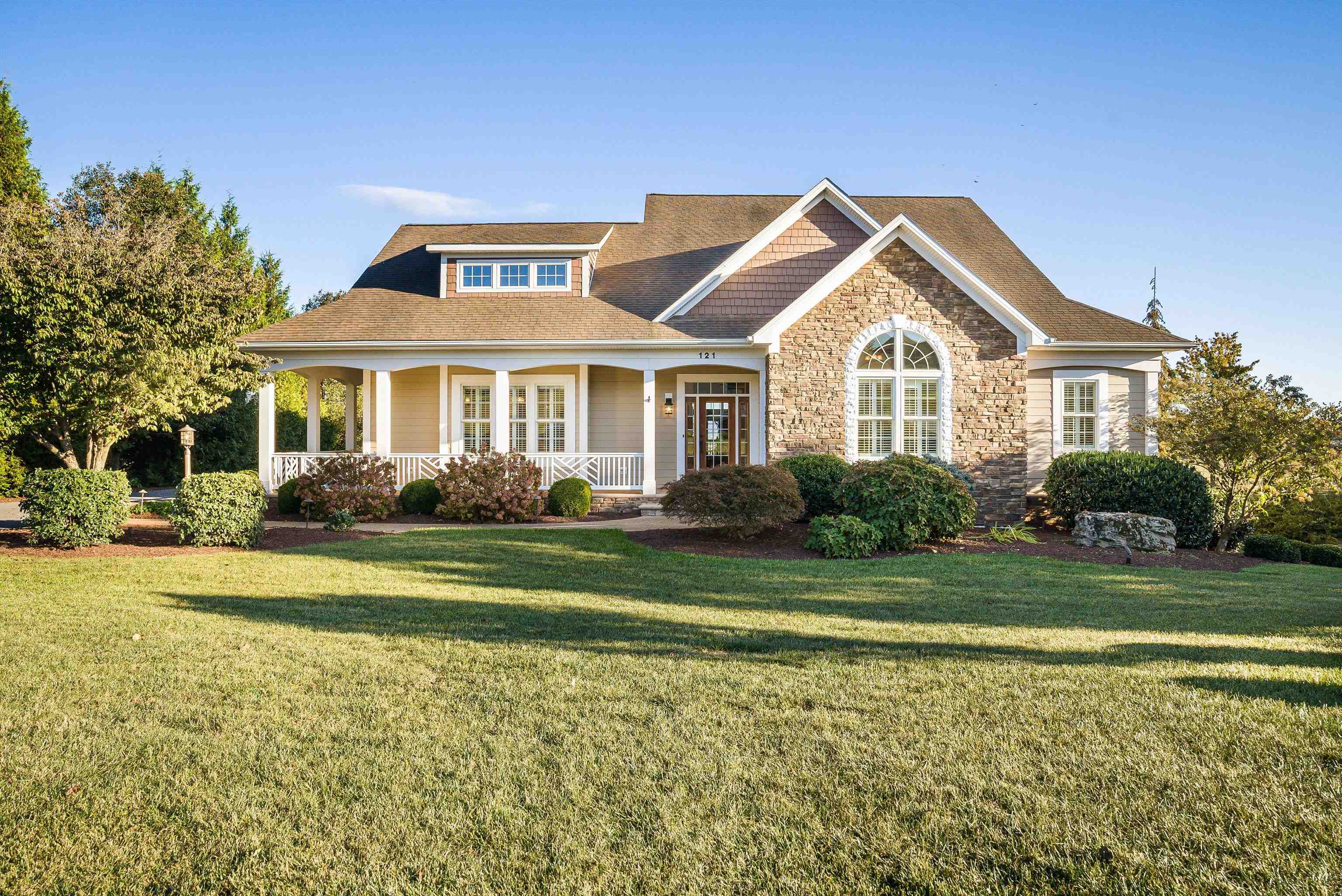 121 CLAREMONT AVE, ROCKINGHAM, Virginia 22801, 4 Bedrooms Bedrooms, ,3 BathroomsBathrooms,Residential,121 CLAREMONT AVE,670183 MLS # 670183