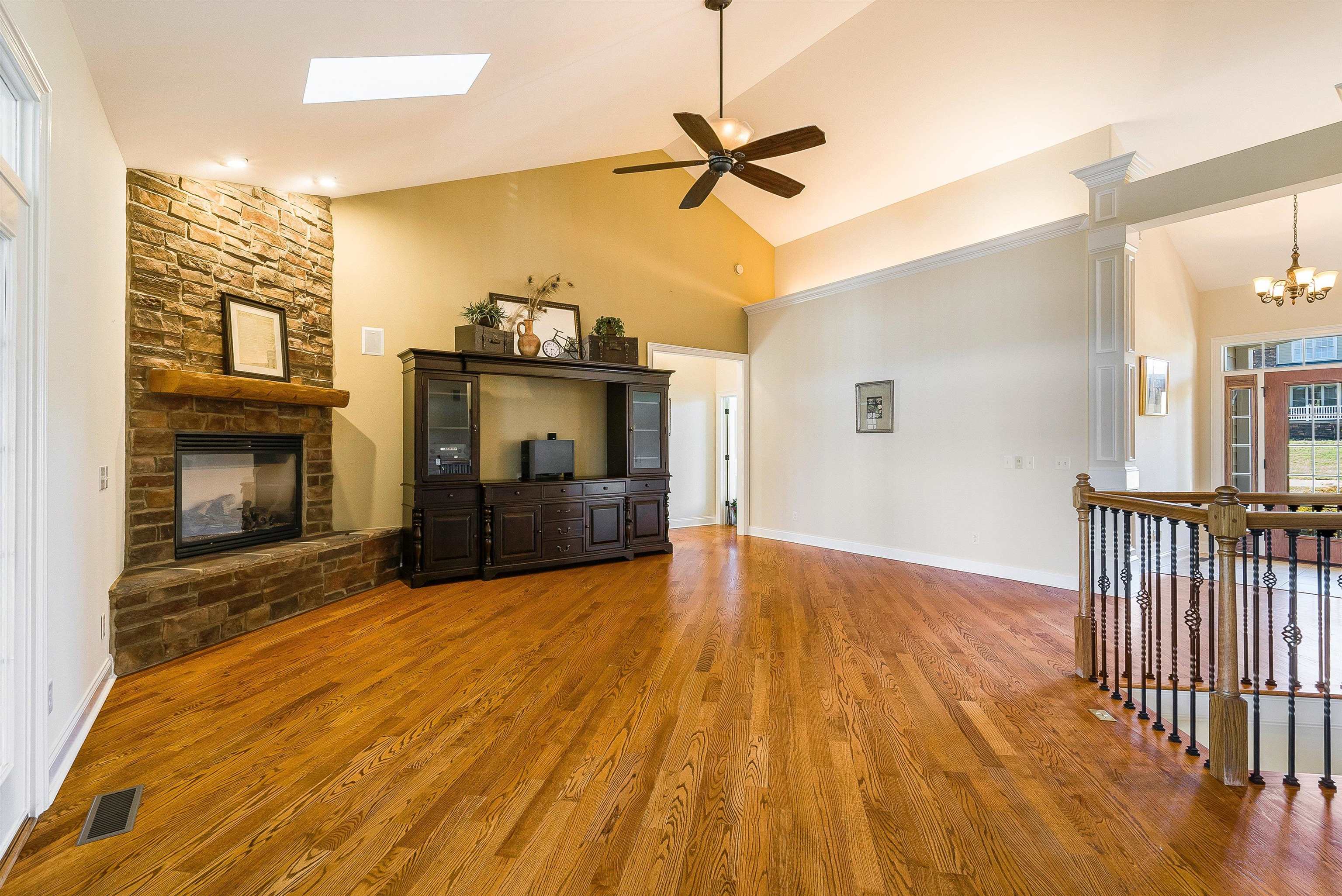 121 CLAREMONT AVE, ROCKINGHAM, Virginia 22801, 4 Bedrooms Bedrooms, ,3 BathroomsBathrooms,Residential,121 CLAREMONT AVE,670183 MLS # 670183