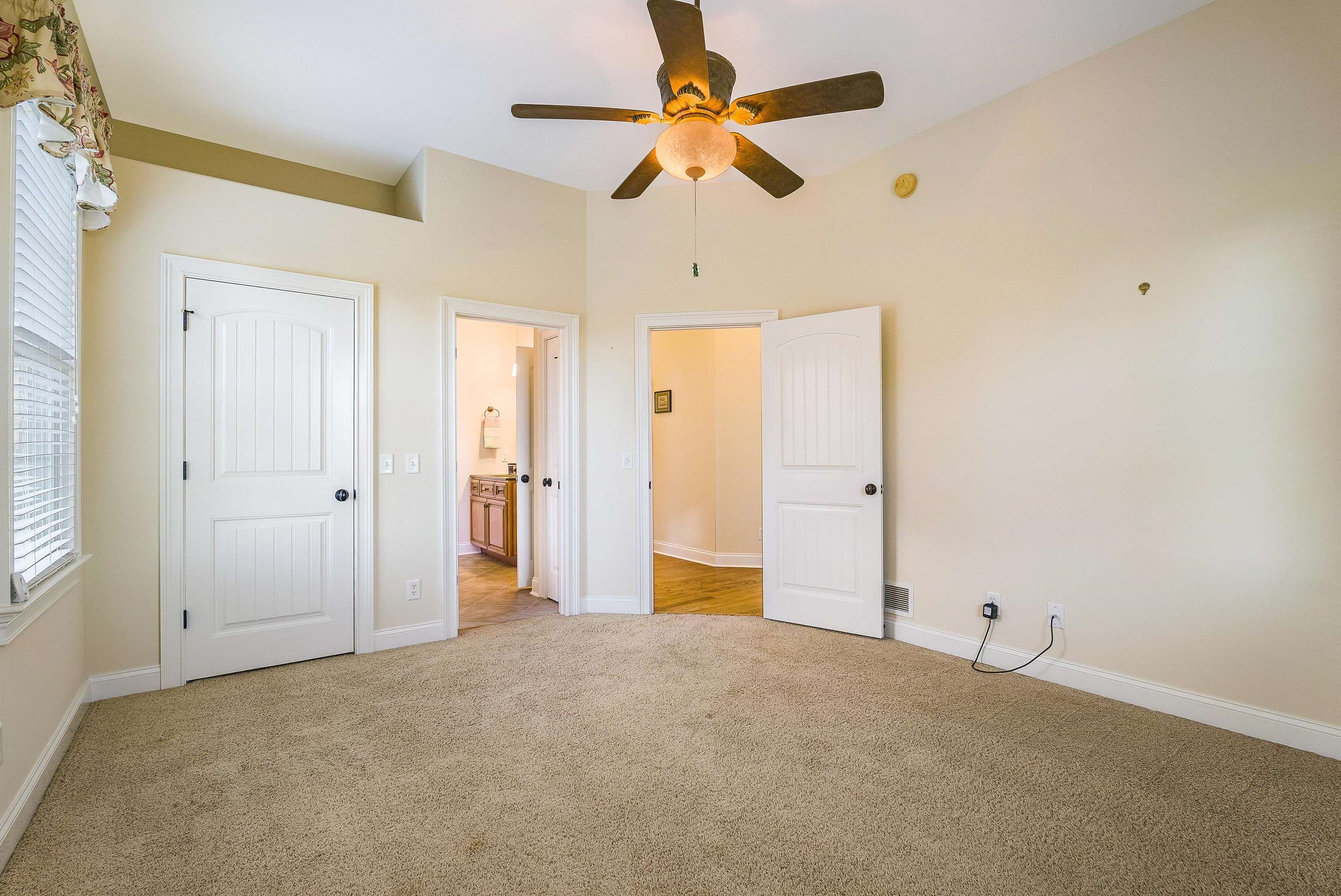 121 CLAREMONT AVE, ROCKINGHAM, Virginia 22801, 4 Bedrooms Bedrooms, ,3 BathroomsBathrooms,Residential,121 CLAREMONT AVE,670183 MLS # 670183