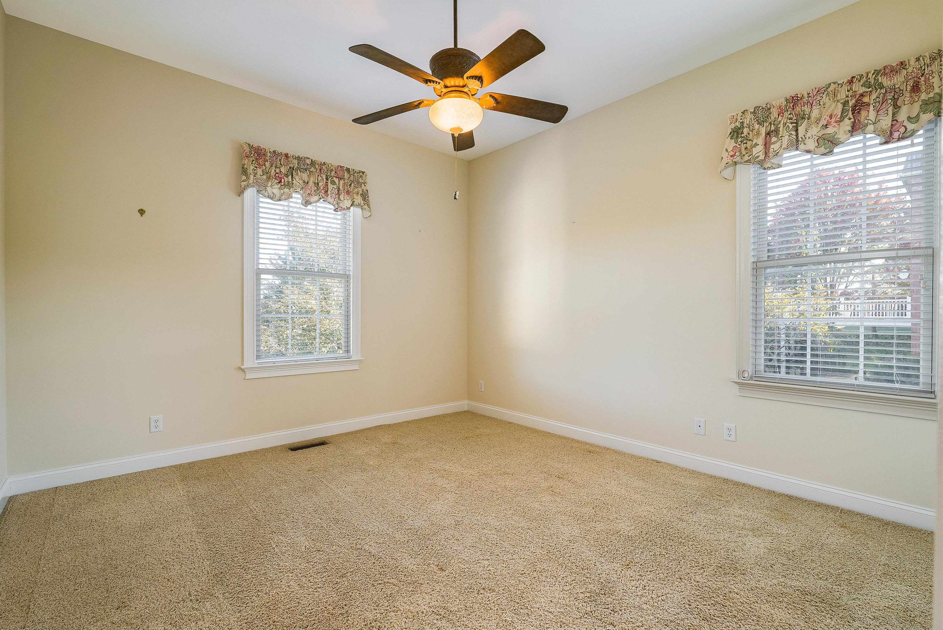 121 CLAREMONT AVE, ROCKINGHAM, Virginia 22801, 4 Bedrooms Bedrooms, ,3 BathroomsBathrooms,Residential,121 CLAREMONT AVE,670183 MLS # 670183