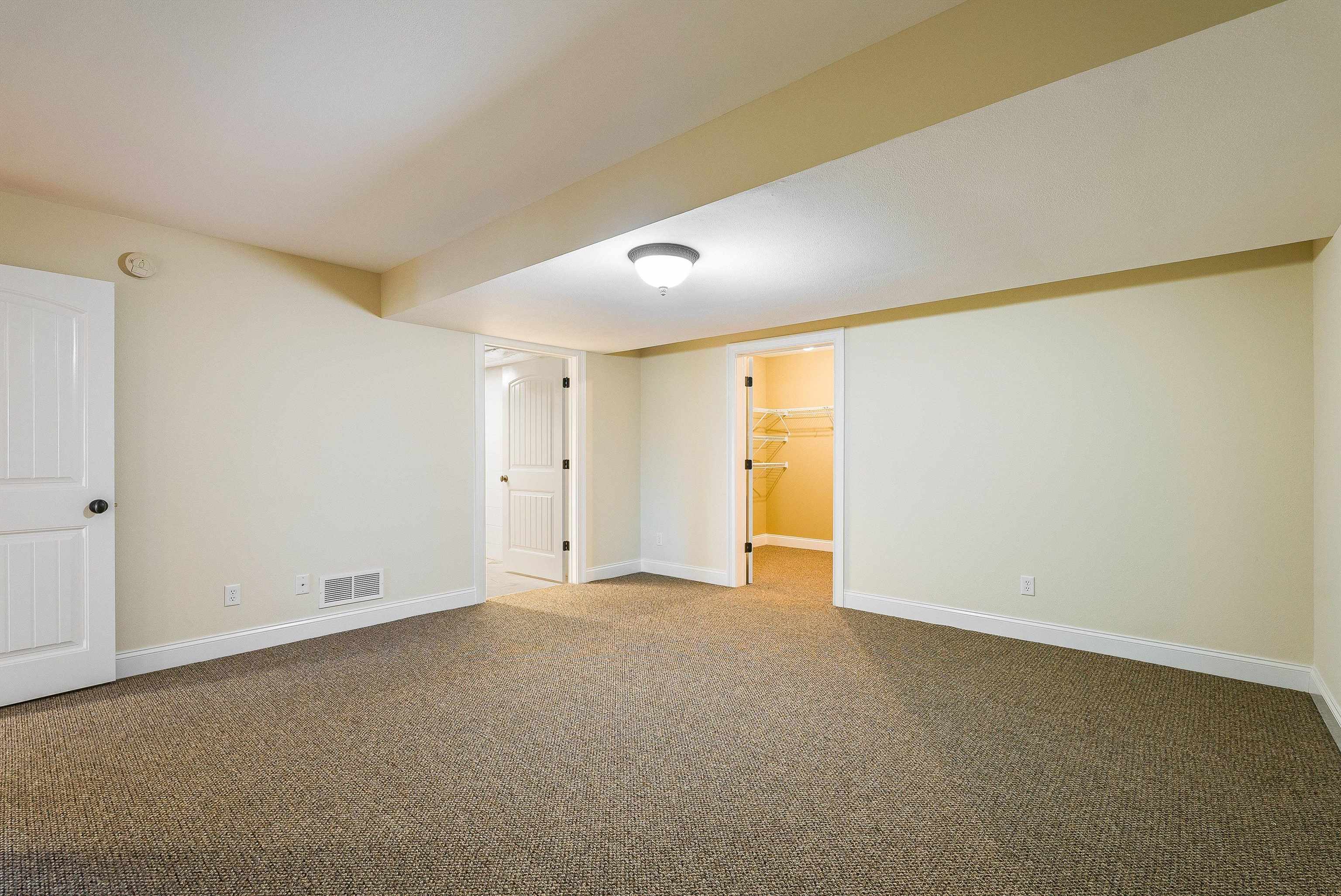 121 CLAREMONT AVE, ROCKINGHAM, Virginia 22801, 4 Bedrooms Bedrooms, ,3 BathroomsBathrooms,Residential,121 CLAREMONT AVE,670183 MLS # 670183