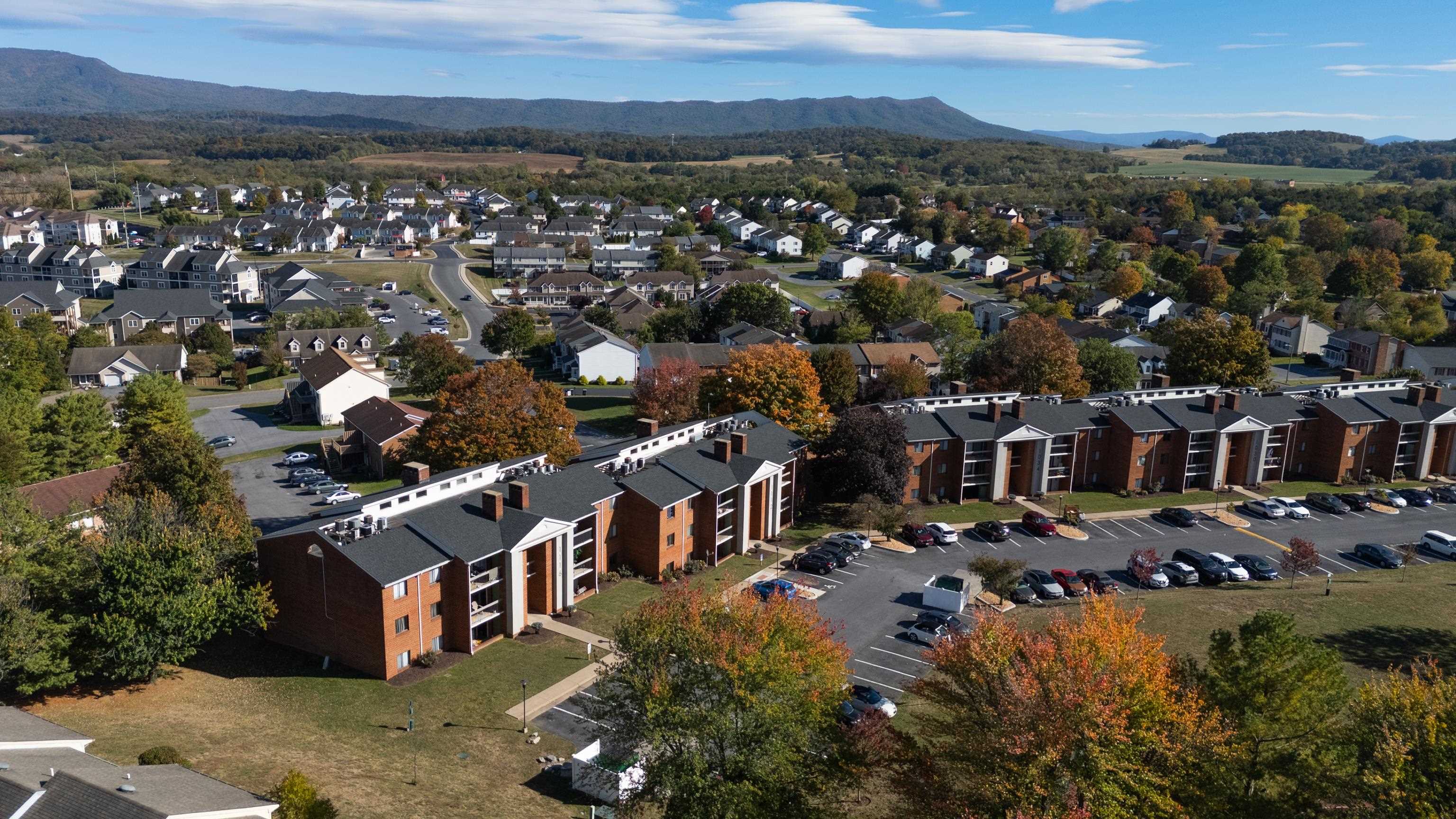 1116 BLUE RIDGE DR, HARRISONBURG, Virginia 22802, 3 Bedrooms Bedrooms, ,2 BathroomsBathrooms,Residential,1116 BLUE RIDGE DR,670187 MLS # 670187