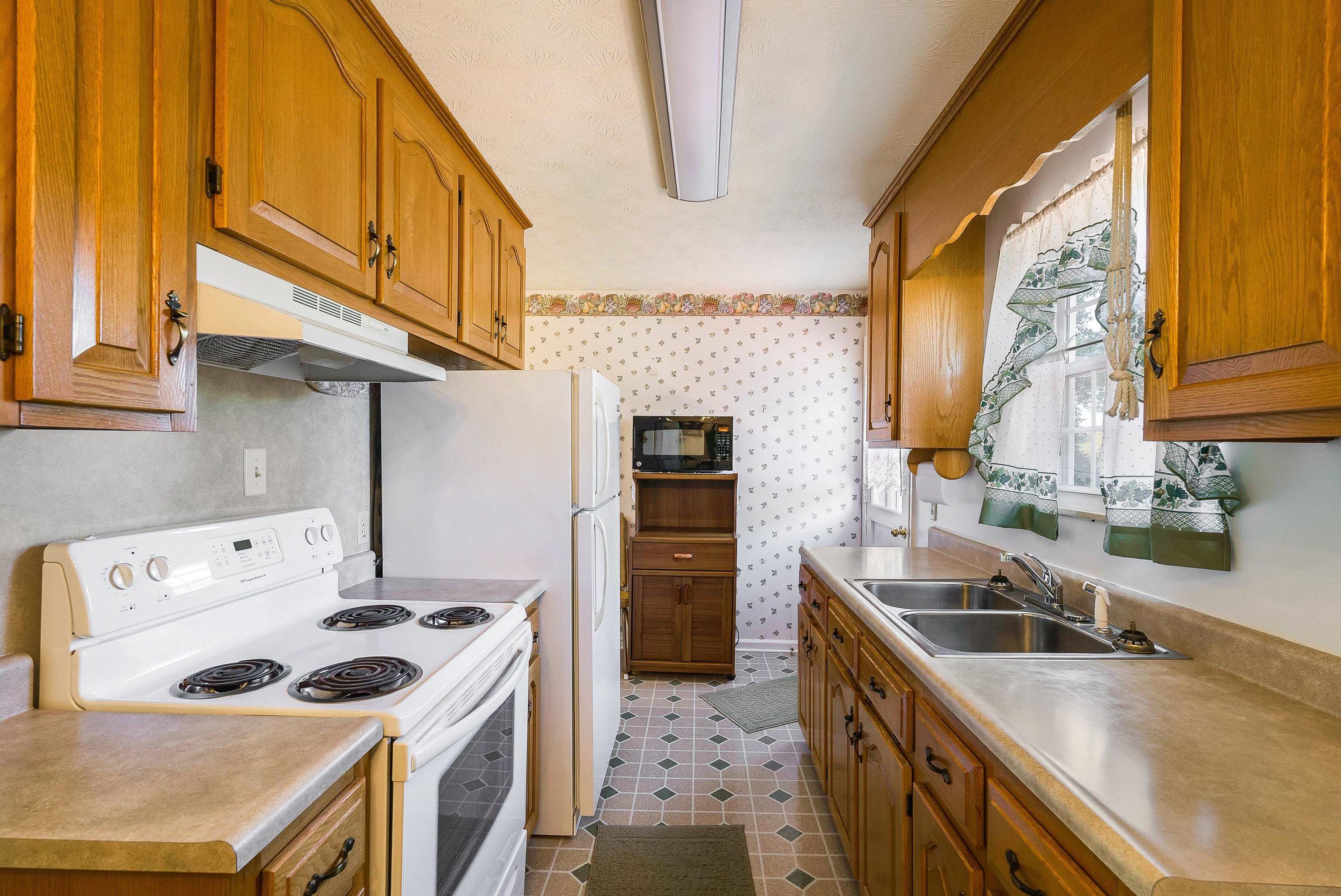 3430 OAK RIDGE RD, MOUNT CRAWFORD, Virginia 22841, 3 Bedrooms Bedrooms, ,1 BathroomBathrooms,Residential,3430 OAK RIDGE RD,670189 MLS # 670189