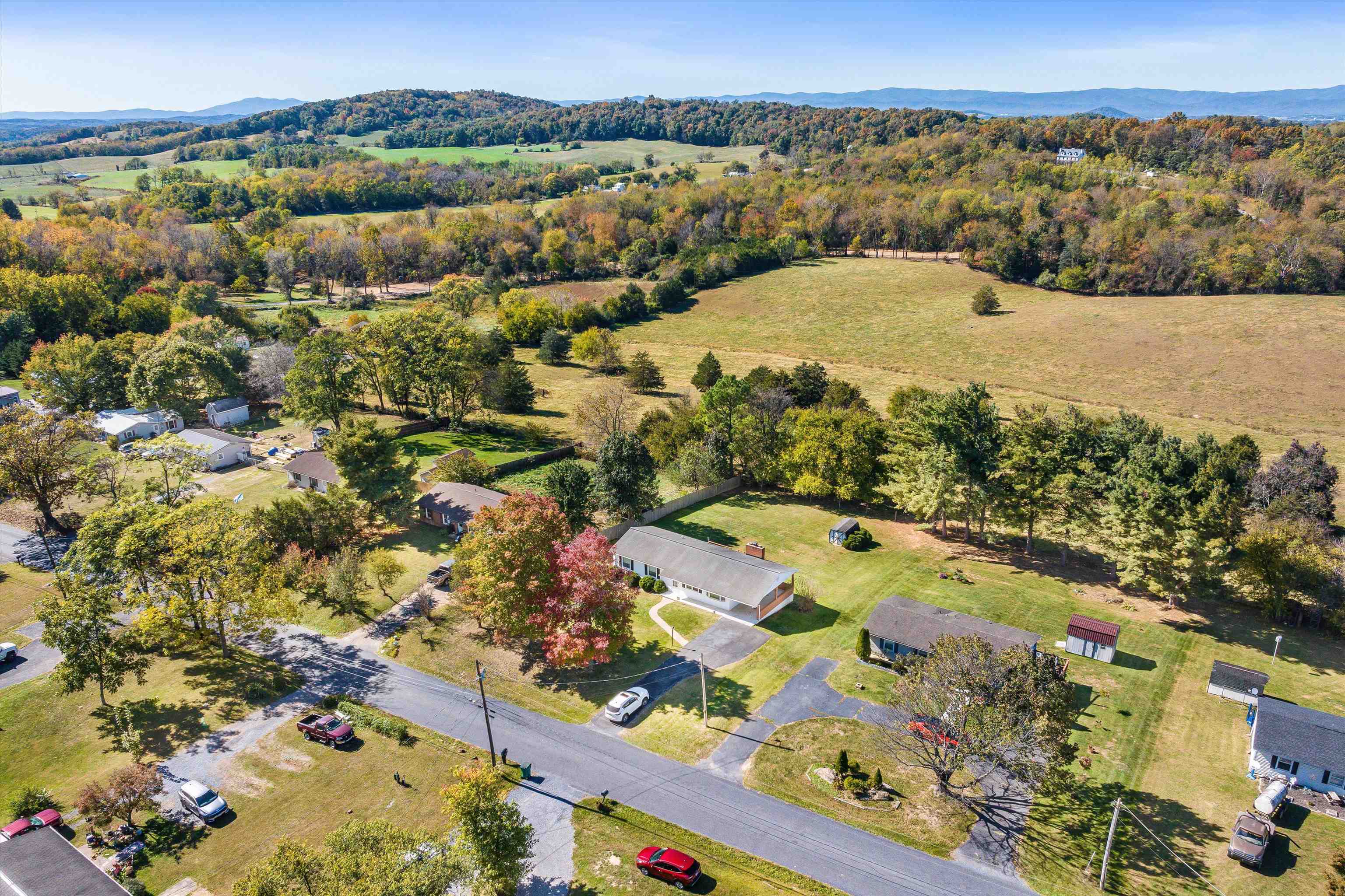 3430 OAK RIDGE RD, MOUNT CRAWFORD, Virginia 22841, 3 Bedrooms Bedrooms, ,1 BathroomBathrooms,Residential,3430 OAK RIDGE RD,670189 MLS # 670189
