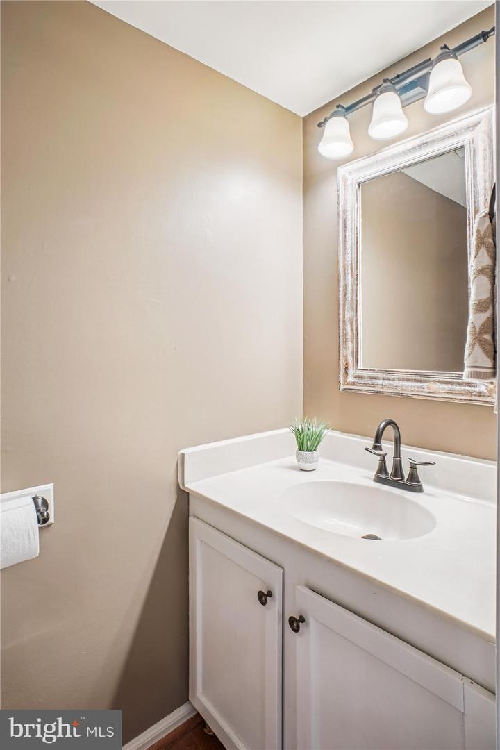 13486 FOXLEASE CT, HERNDON, Virginia 20171, 3 Bedrooms Bedrooms, ,2 BathroomsBathrooms,Residential,For sale,13486 FOXLEASE CT,VAFX2274250 MLS # VAFX2274250