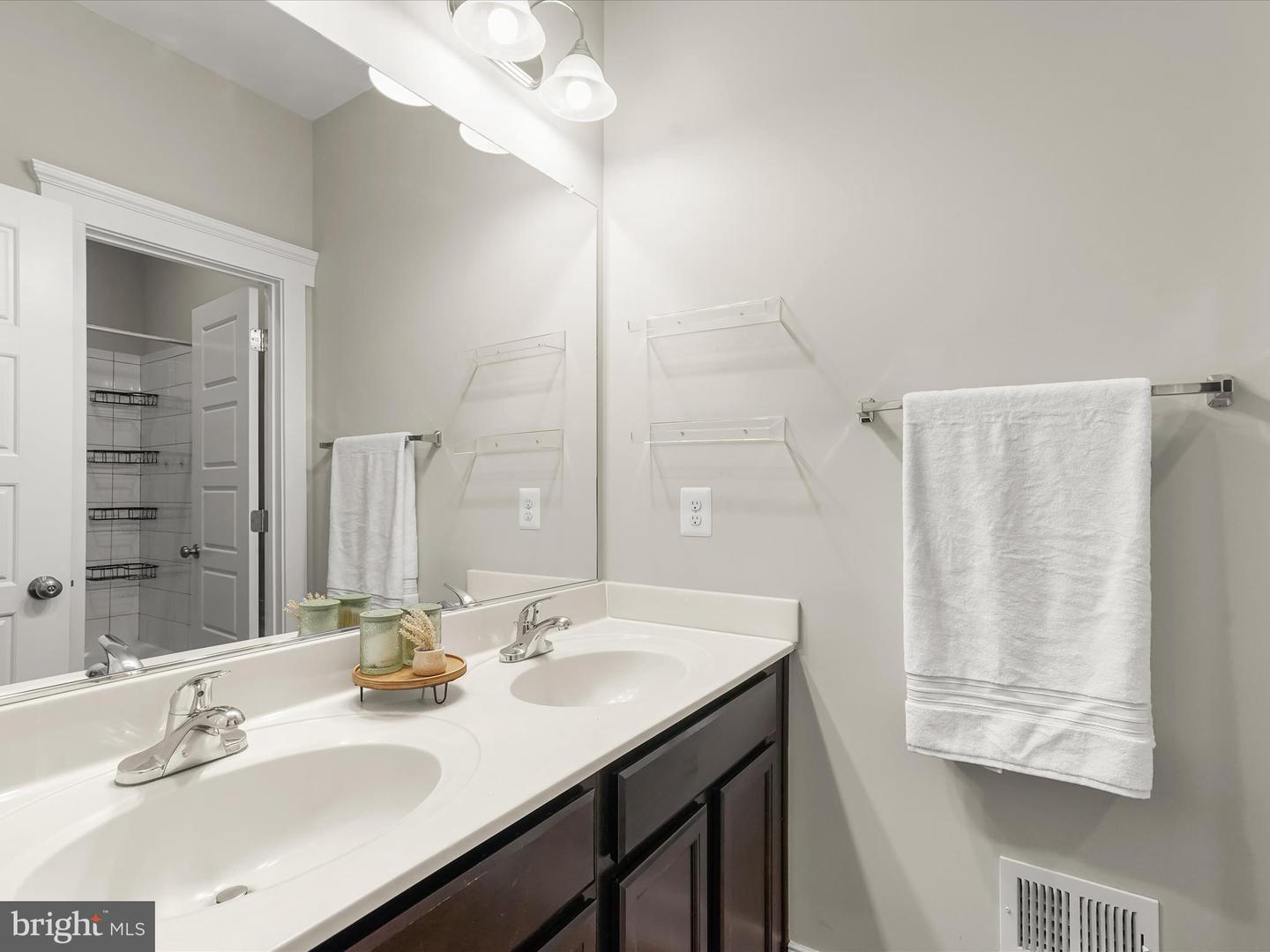 841 PENCOAST DR, PURCELLVILLE, Virginia 20132, 6 Bedrooms Bedrooms, ,3 BathroomsBathrooms,Residential,For sale,841 PENCOAST DR,VALO2108868 MLS # VALO2108868