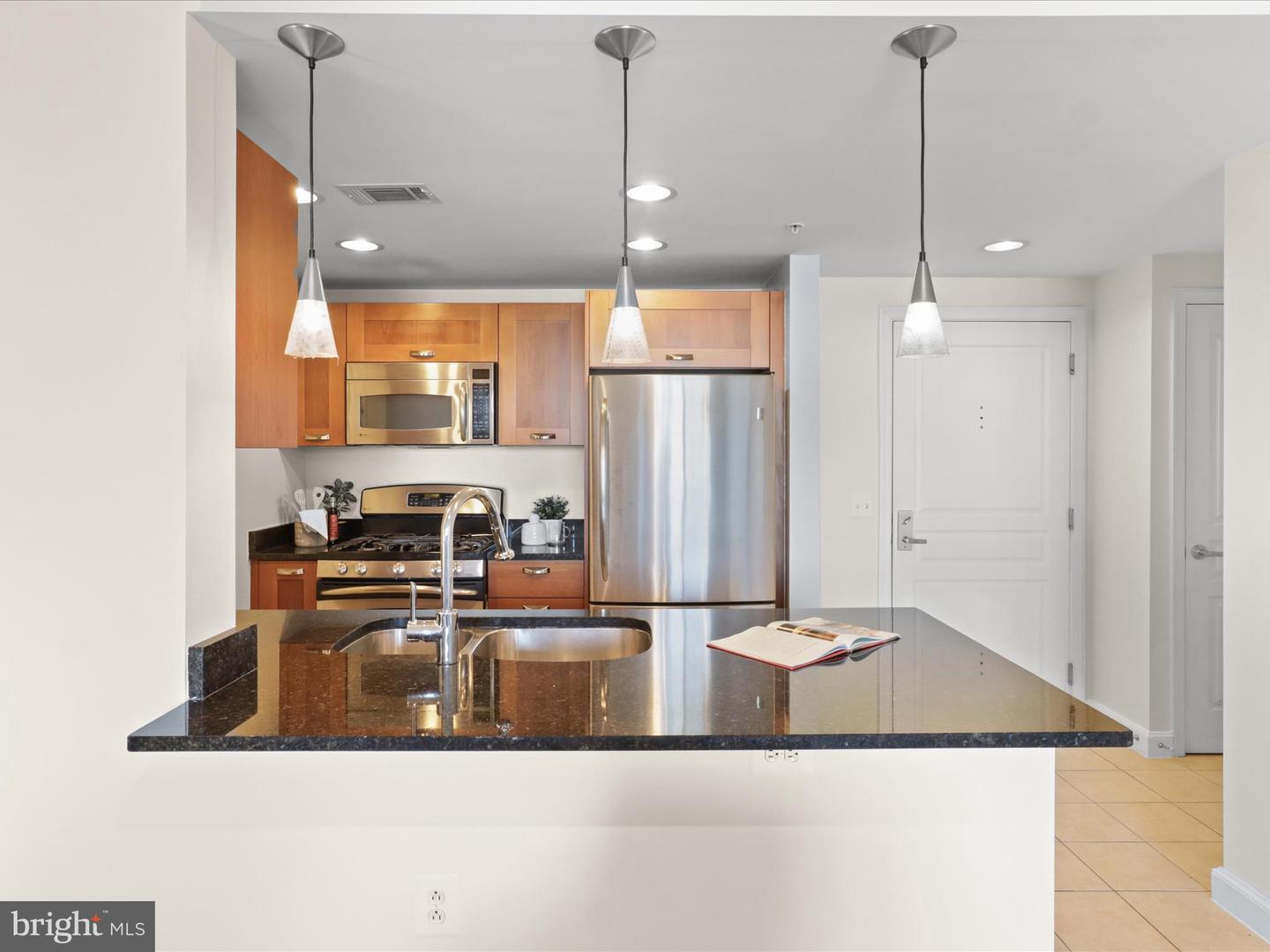 2451 MIDTOWN AVE #921, ALEXANDRIA, Virginia 22303, 1 Bedroom Bedrooms, ,1 BathroomBathrooms,Residential,For sale,2451 MIDTOWN AVE #921,VAFX2274530 MLS # VAFX2274530