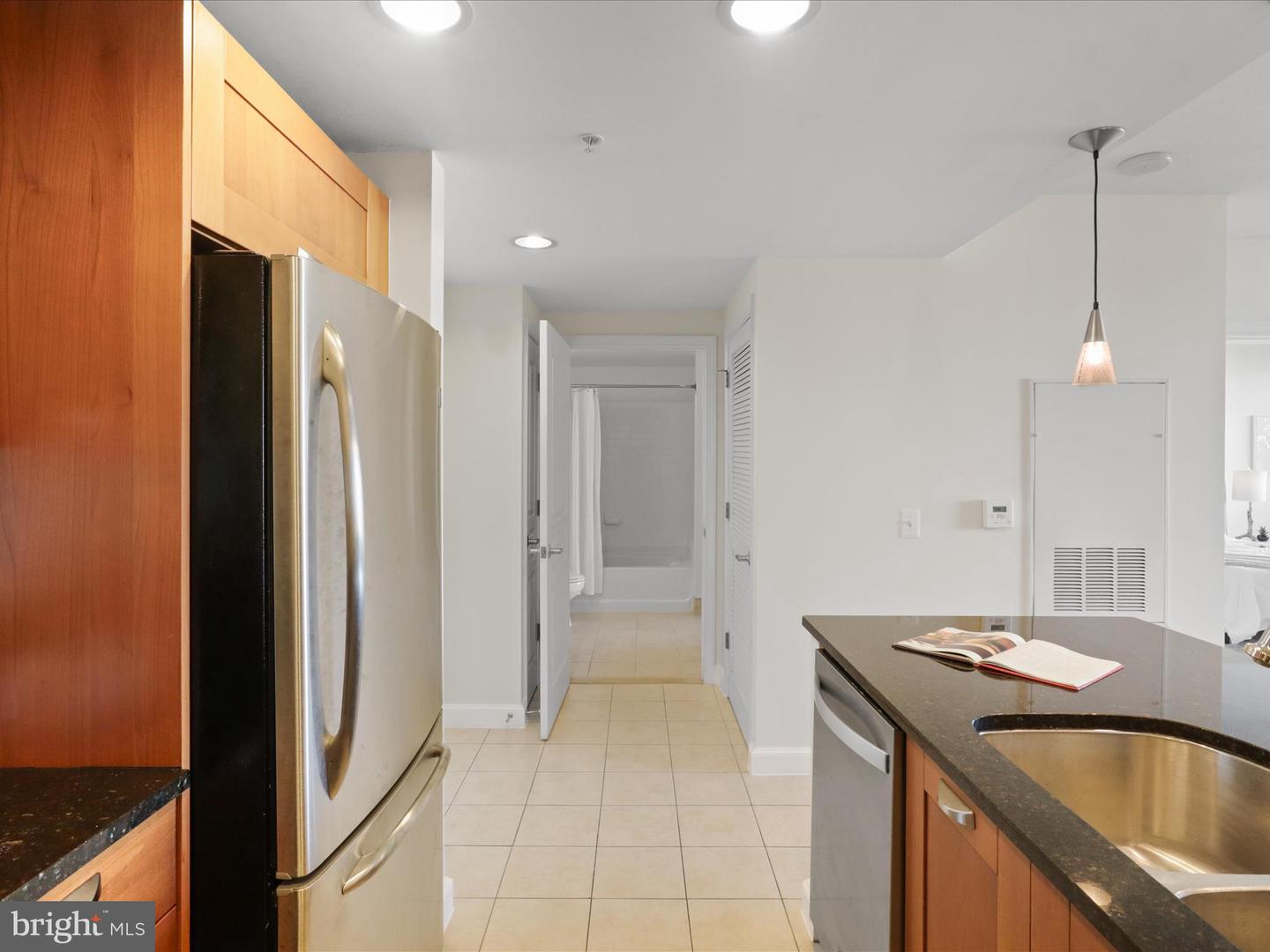 2451 MIDTOWN AVE #921, ALEXANDRIA, Virginia 22303, 1 Bedroom Bedrooms, ,1 BathroomBathrooms,Residential,For sale,2451 MIDTOWN AVE #921,VAFX2274530 MLS # VAFX2274530