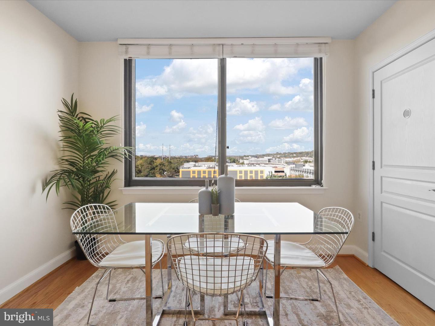 2451 MIDTOWN AVE #921, ALEXANDRIA, Virginia 22303, 1 Bedroom Bedrooms, ,1 BathroomBathrooms,Residential,For sale,2451 MIDTOWN AVE #921,VAFX2274530 MLS # VAFX2274530