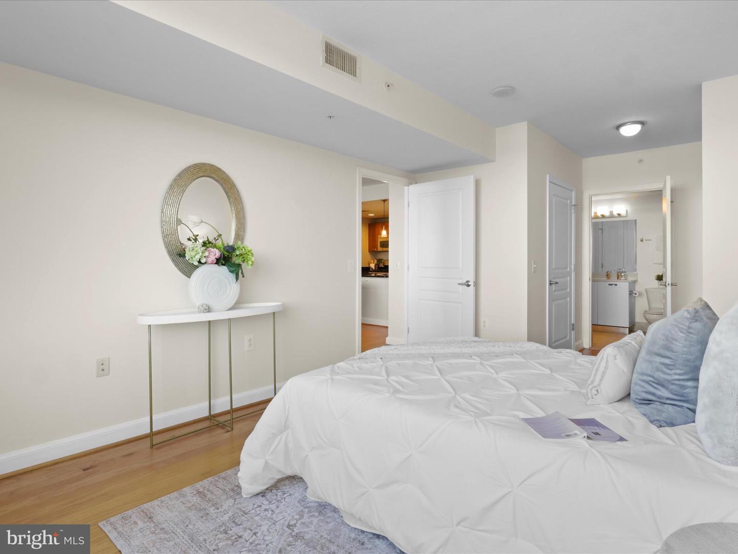 2451 MIDTOWN AVE #921, ALEXANDRIA, Virginia 22303, 1 Bedroom Bedrooms, ,1 BathroomBathrooms,Residential,For sale,2451 MIDTOWN AVE #921,VAFX2274530 MLS # VAFX2274530
