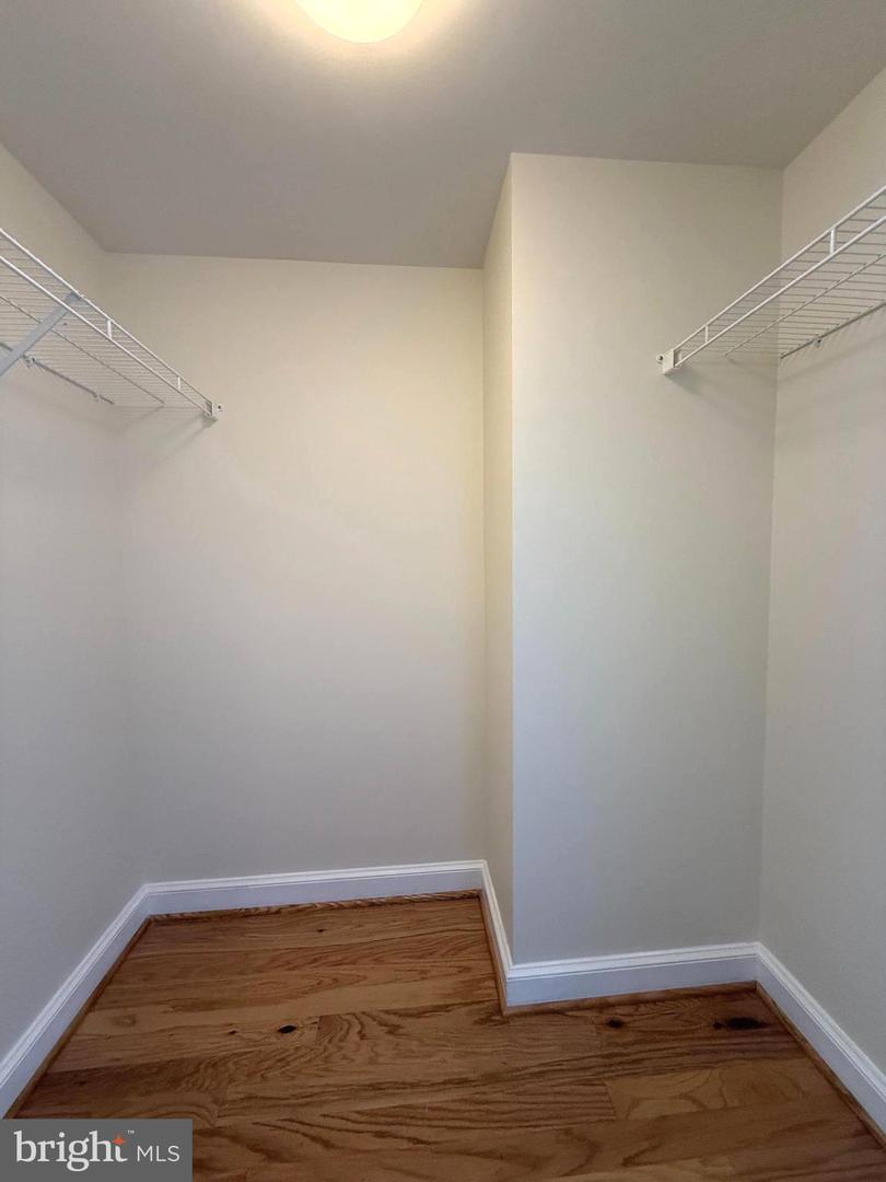 2451 MIDTOWN AVE #921, ALEXANDRIA, Virginia 22303, 1 Bedroom Bedrooms, ,1 BathroomBathrooms,Residential,For sale,2451 MIDTOWN AVE #921,VAFX2274530 MLS # VAFX2274530
