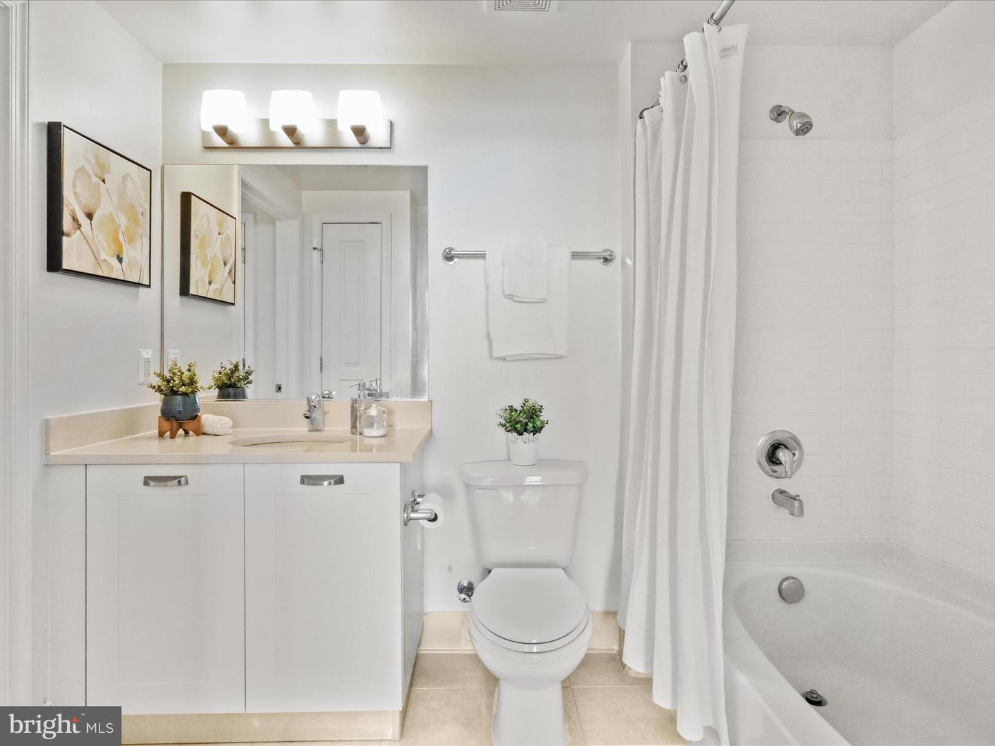 2451 MIDTOWN AVE #921, ALEXANDRIA, Virginia 22303, 1 Bedroom Bedrooms, ,1 BathroomBathrooms,Residential,For sale,2451 MIDTOWN AVE #921,VAFX2274530 MLS # VAFX2274530