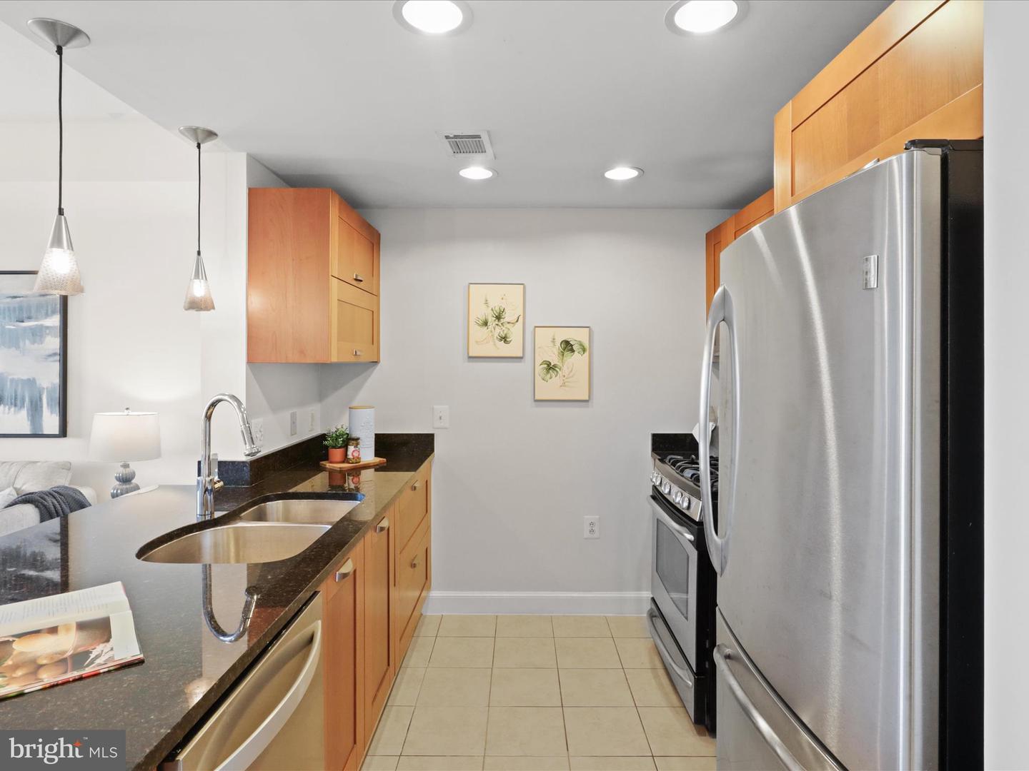 2451 MIDTOWN AVE #921, ALEXANDRIA, Virginia 22303, 1 Bedroom Bedrooms, ,1 BathroomBathrooms,Residential,For sale,2451 MIDTOWN AVE #921,VAFX2274530 MLS # VAFX2274530
