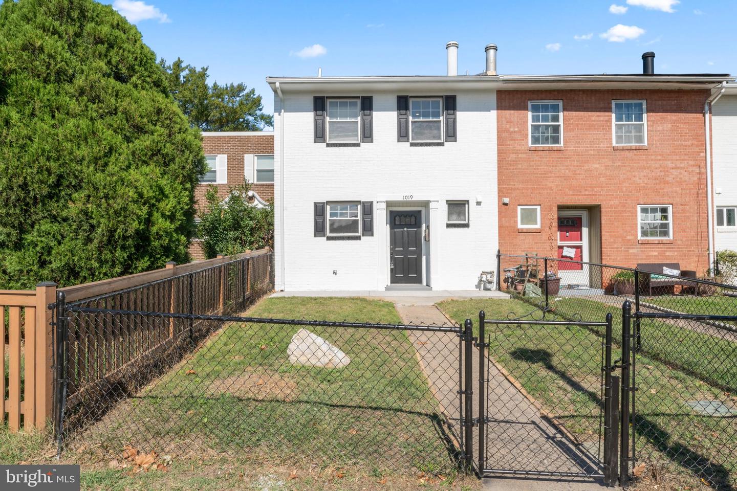 1019 FIRST ST, ALEXANDRIA, Virginia 22314, 3 Bedrooms Bedrooms, ,2 BathroomsBathrooms,Residential,For sale,1019 FIRST ST,VAAX2050896 MLS # VAAX2050896