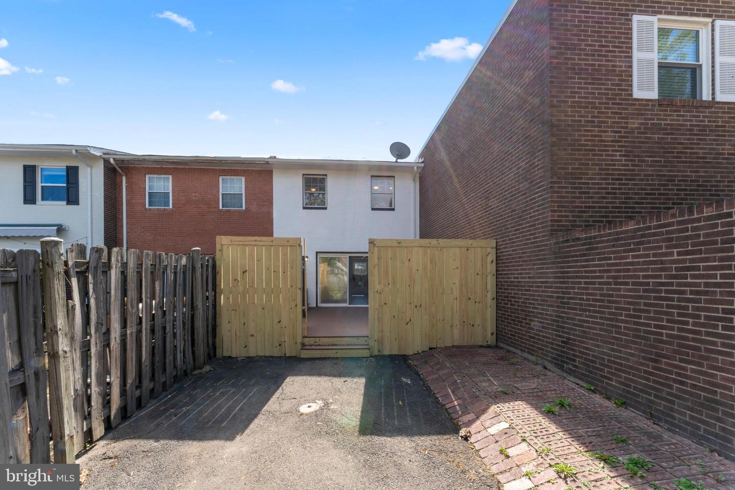 1019 FIRST ST, ALEXANDRIA, Virginia 22314, 3 Bedrooms Bedrooms, ,2 BathroomsBathrooms,Residential,For sale,1019 FIRST ST,VAAX2050896 MLS # VAAX2050896