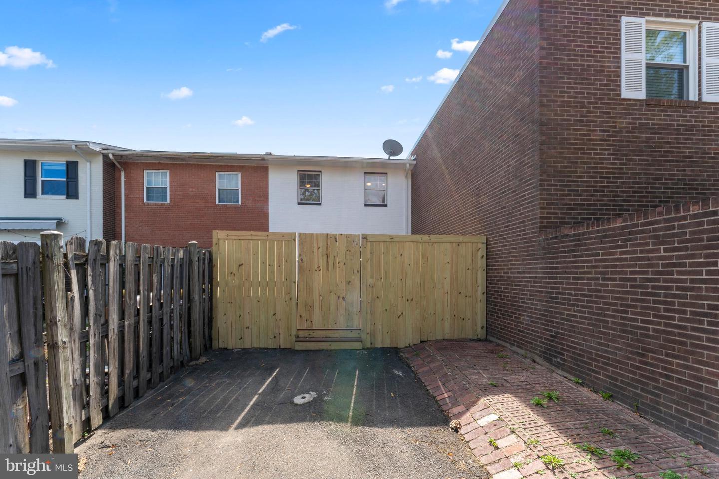 1019 FIRST ST, ALEXANDRIA, Virginia 22314, 3 Bedrooms Bedrooms, ,2 BathroomsBathrooms,Residential,For sale,1019 FIRST ST,VAAX2050896 MLS # VAAX2050896
