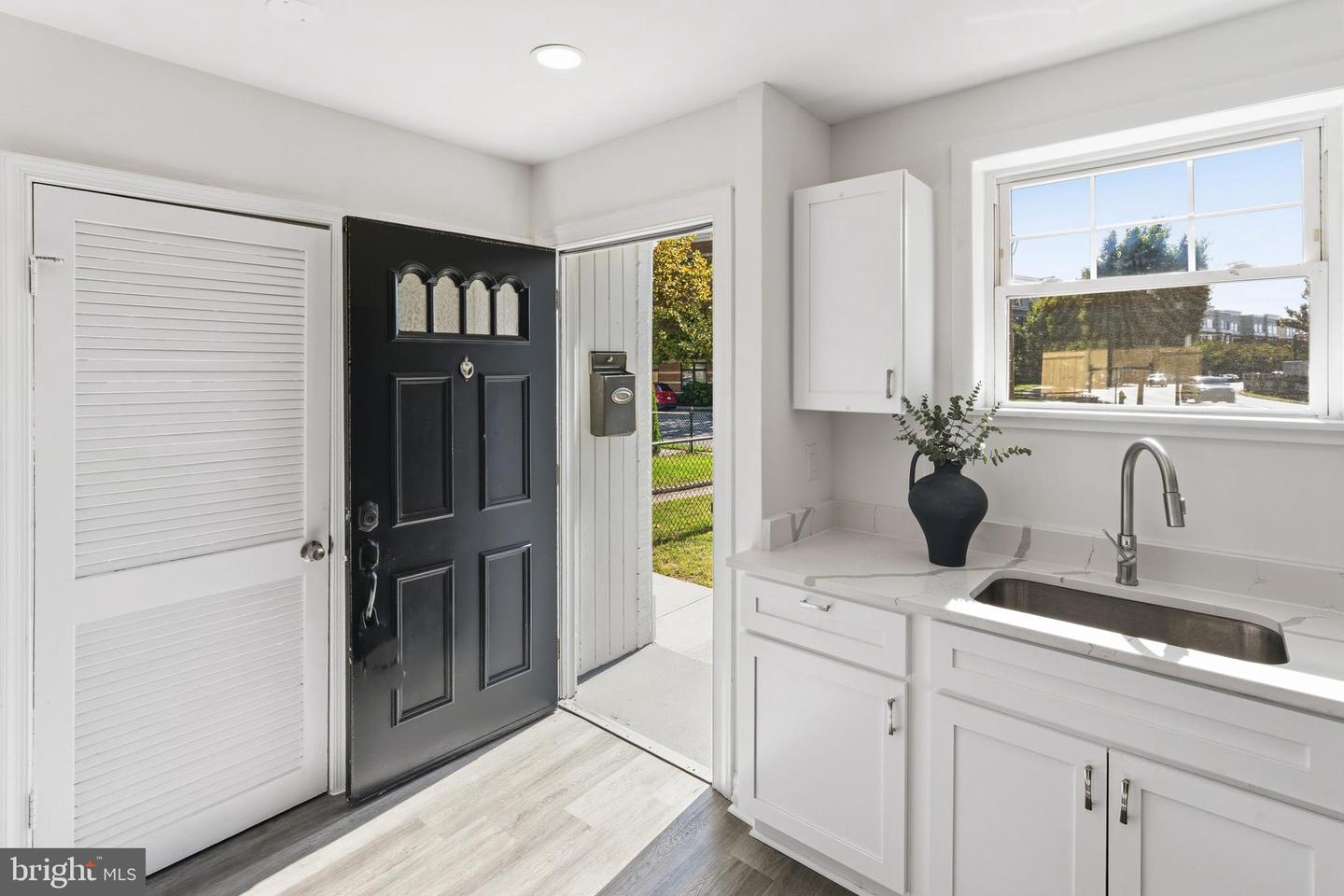 1019 FIRST ST, ALEXANDRIA, Virginia 22314, 3 Bedrooms Bedrooms, ,2 BathroomsBathrooms,Residential,For sale,1019 FIRST ST,VAAX2050896 MLS # VAAX2050896