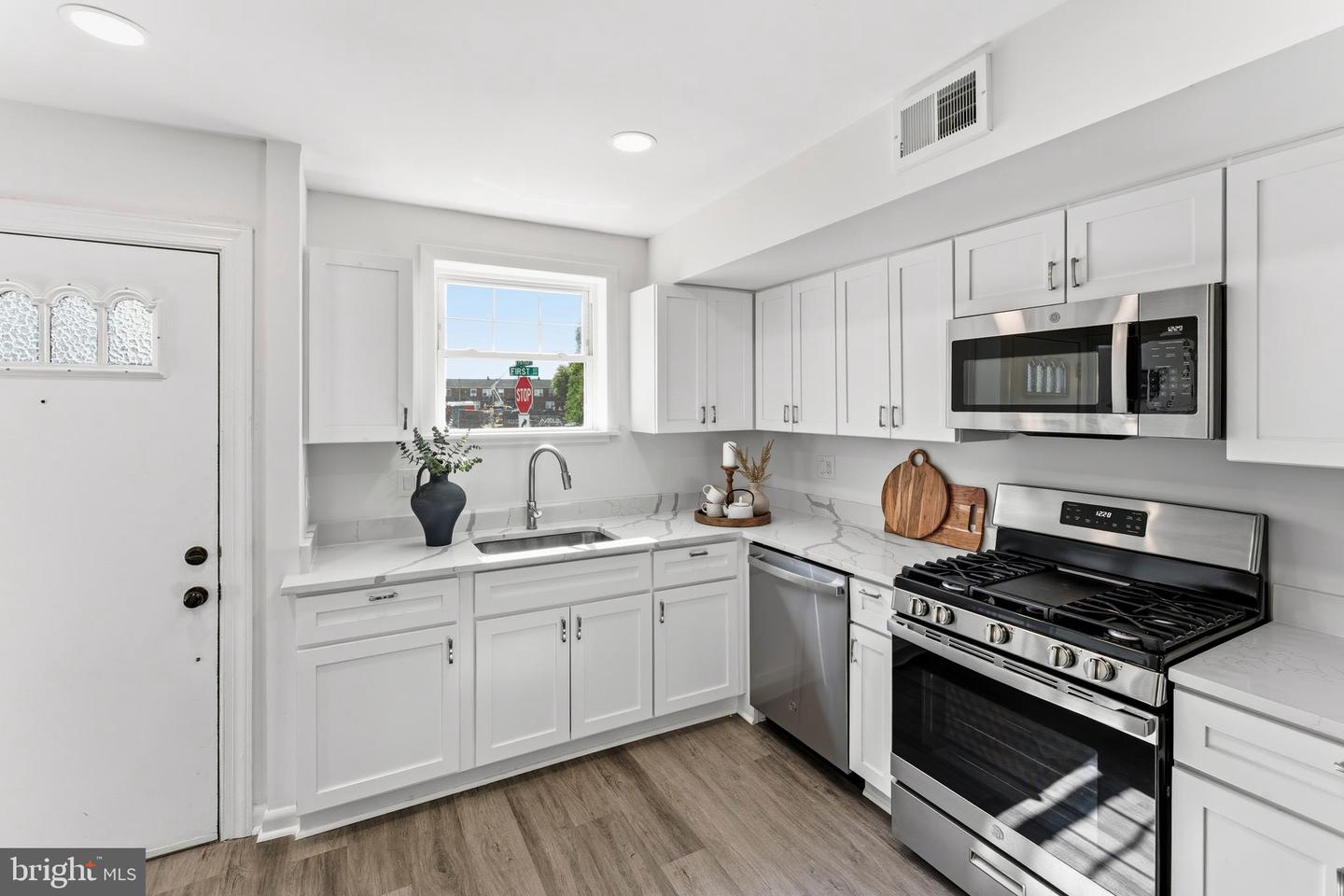 1019 FIRST ST, ALEXANDRIA, Virginia 22314, 3 Bedrooms Bedrooms, ,2 BathroomsBathrooms,Residential,For sale,1019 FIRST ST,VAAX2050896 MLS # VAAX2050896
