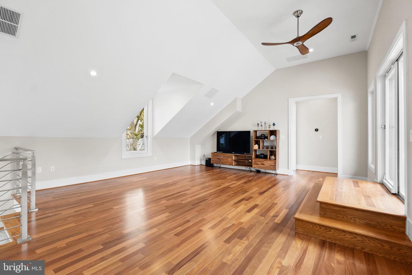 5152 LINNEAN TER NW, WASHINGTON, District Of Columbia 20008, 6 Bedrooms Bedrooms, ,5 BathroomsBathrooms,Residential,For sale,5152 LINNEAN TER NW,DCDC2227340 MLS # DCDC2227340