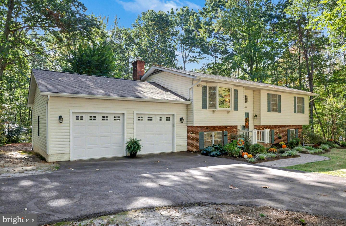 515 WALNUT DR, FREDERICKSBURG, Virginia 22405, 4 Bedrooms Bedrooms, ,3 BathroomsBathrooms,Residential,For sale,515 WALNUT DR,VAST2043550 MLS # VAST2043550