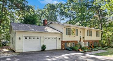515 WALNUT DR, FREDERICKSBURG, Virginia 22405, 4 Bedrooms Bedrooms, ,3 BathroomsBathrooms,Residential,For sale,515 WALNUT DR,VAST2043550 MLS # VAST2043550