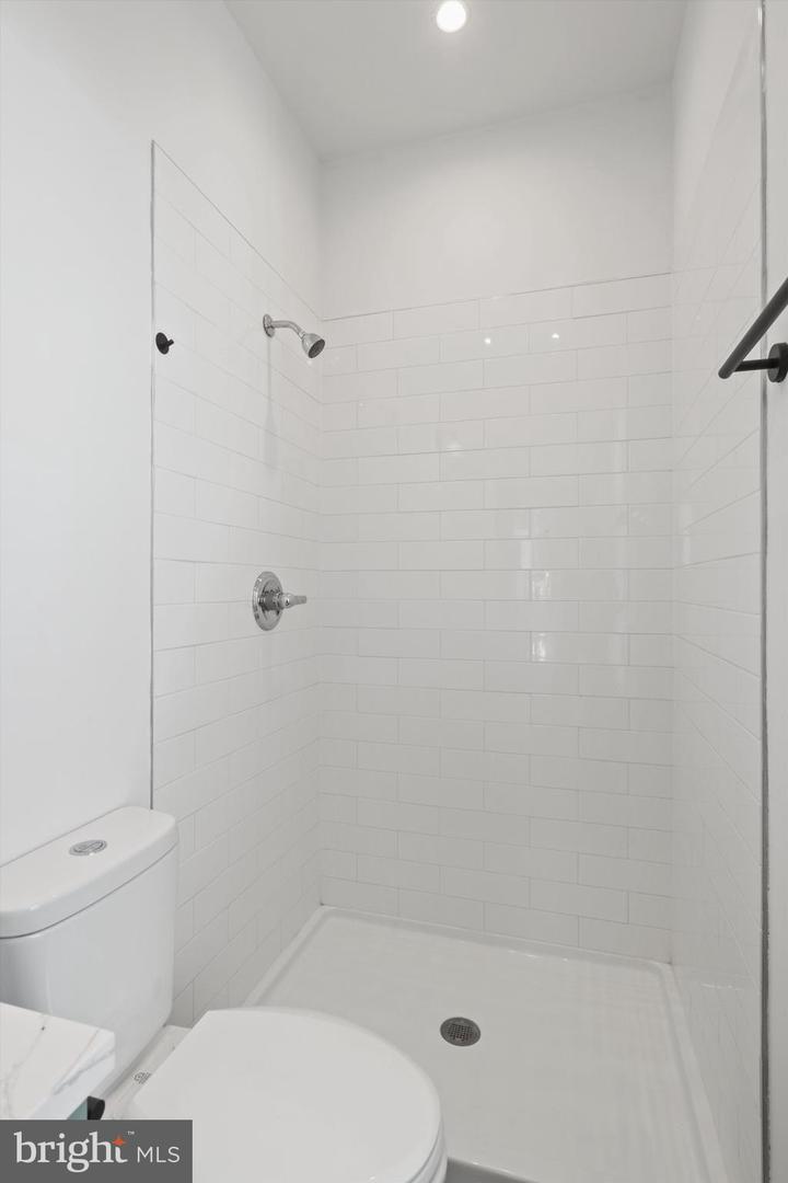 3504 13TH ST NW #12, WASHINGTON, District Of Columbia 20010, 1 Bedroom Bedrooms, ,1 BathroomBathrooms,Residential,For sale,3504 13TH ST NW #12,DCDC2227456 MLS # DCDC2227456