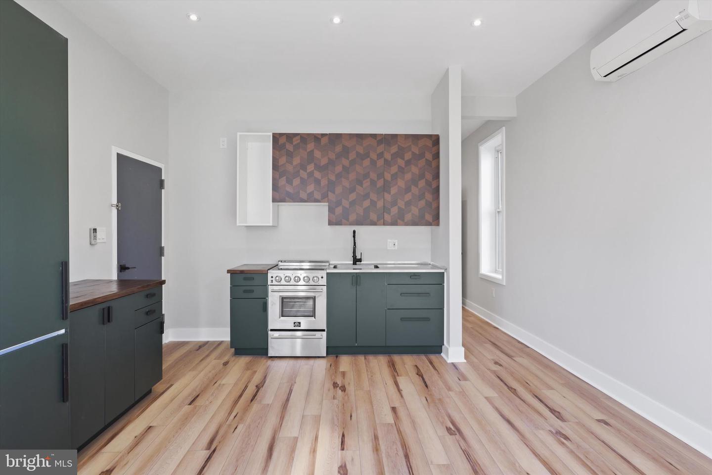 3504 13TH ST NW #12, WASHINGTON, District Of Columbia 20010, 1 Bedroom Bedrooms, ,1 BathroomBathrooms,Residential,For sale,3504 13TH ST NW #12,DCDC2227456 MLS # DCDC2227456