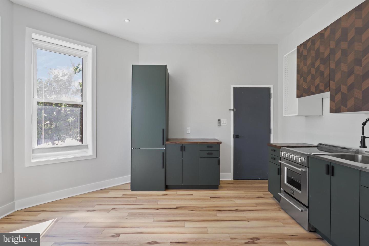 3504 13TH ST NW #12, WASHINGTON, District Of Columbia 20010, 1 Bedroom Bedrooms, ,1 BathroomBathrooms,Residential,For sale,3504 13TH ST NW #12,DCDC2227456 MLS # DCDC2227456