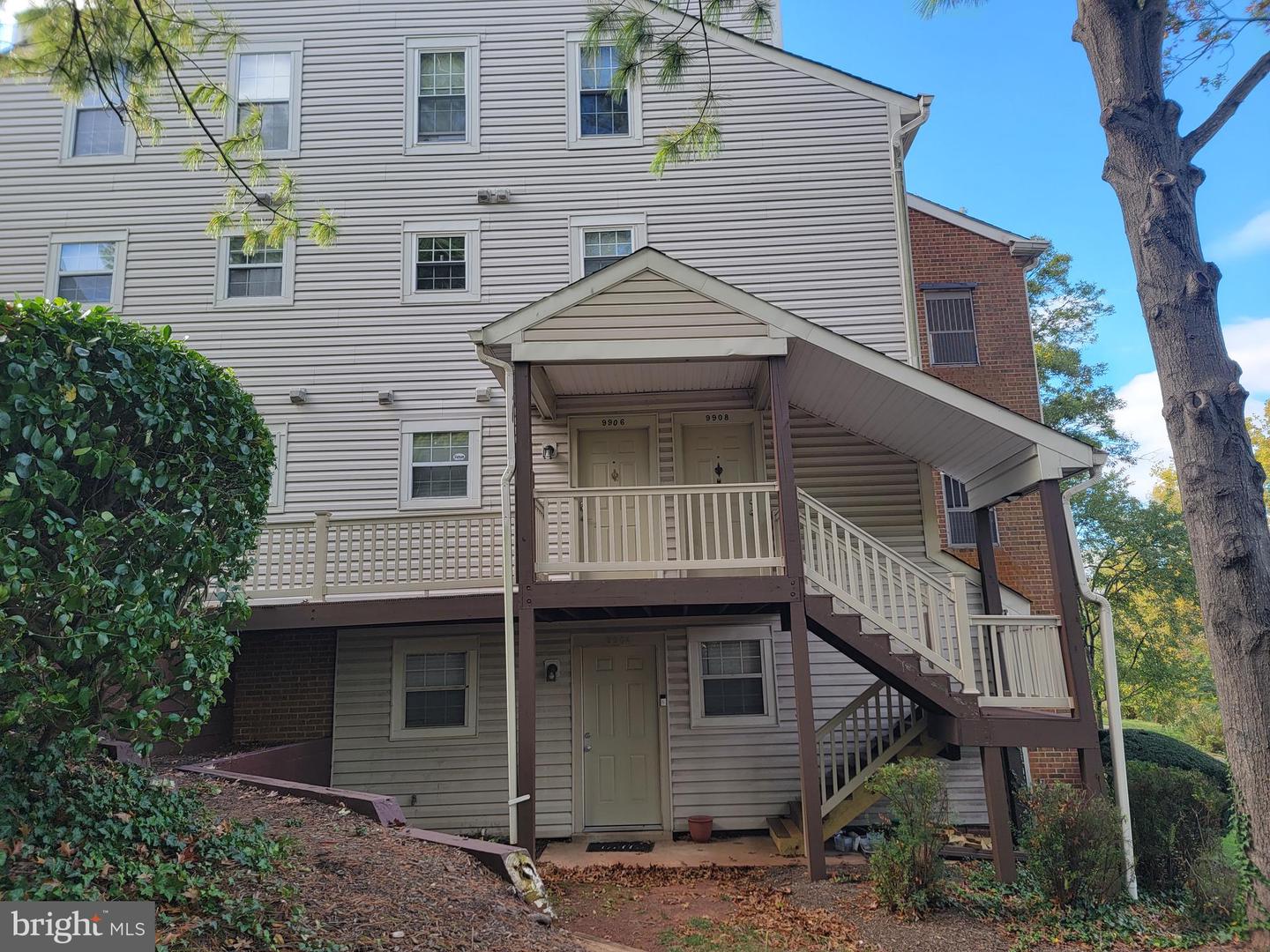 9902 GRAPEWOOD CT, MANASSAS, Virginia 20110, 2 Bedrooms Bedrooms, ,2 BathroomsBathrooms,Residential,For sale,9902 GRAPEWOOD CT,VAMN2009518 MLS # VAMN2009518