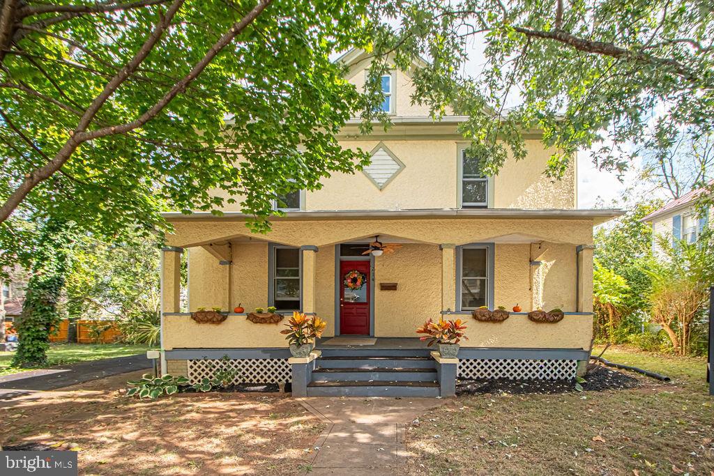 214 LEE ST, FRONT ROYAL, Virginia 22630, 4 Bedrooms Bedrooms, ,1 BathroomBathrooms,Residential,For sale,214 LEE ST,VAWR2012574 MLS # VAWR2012574