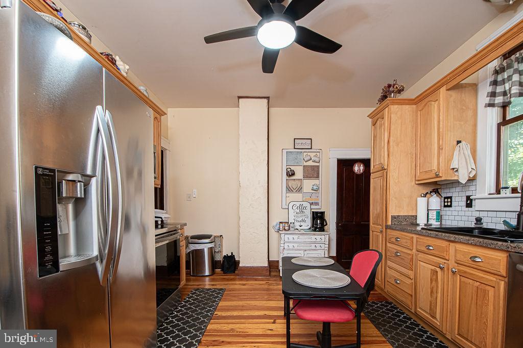 214 LEE ST, FRONT ROYAL, Virginia 22630, 4 Bedrooms Bedrooms, ,1 BathroomBathrooms,Residential,For sale,214 LEE ST,VAWR2012574 MLS # VAWR2012574