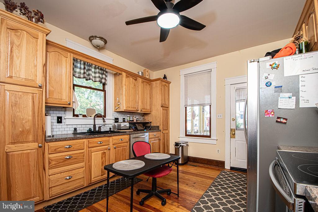 214 LEE ST, FRONT ROYAL, Virginia 22630, 4 Bedrooms Bedrooms, ,1 BathroomBathrooms,Residential,For sale,214 LEE ST,VAWR2012574 MLS # VAWR2012574