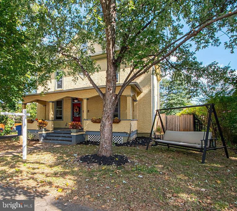 214 LEE ST, FRONT ROYAL, Virginia 22630, 4 Bedrooms Bedrooms, ,1 BathroomBathrooms,Residential,For sale,214 LEE ST,VAWR2012574 MLS # VAWR2012574
