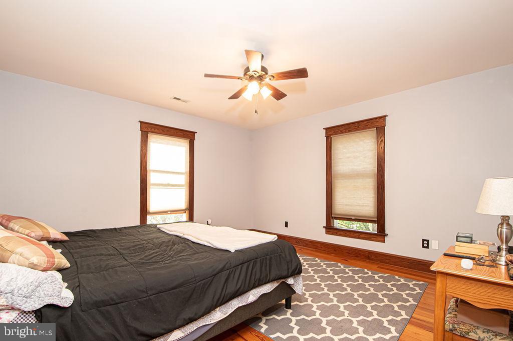 214 LEE ST, FRONT ROYAL, Virginia 22630, 4 Bedrooms Bedrooms, ,1 BathroomBathrooms,Residential,For sale,214 LEE ST,VAWR2012574 MLS # VAWR2012574