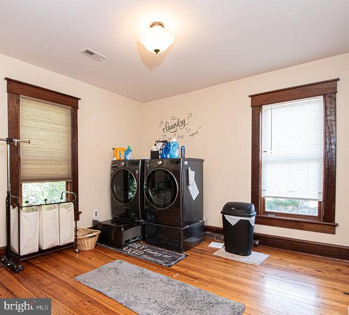 214 LEE ST, FRONT ROYAL, Virginia 22630, 4 Bedrooms Bedrooms, ,1 BathroomBathrooms,Residential,For sale,214 LEE ST,VAWR2012574 MLS # VAWR2012574