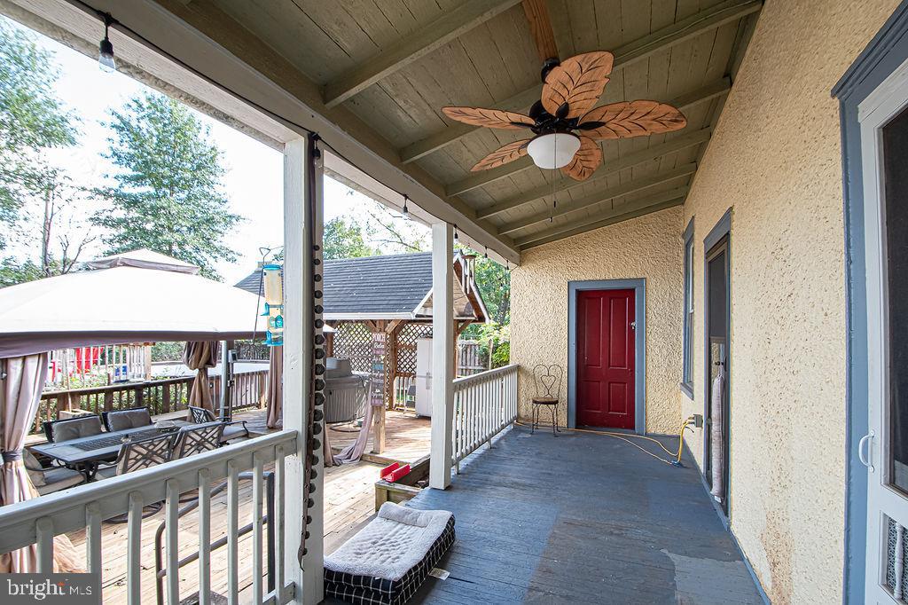 214 LEE ST, FRONT ROYAL, Virginia 22630, 4 Bedrooms Bedrooms, ,1 BathroomBathrooms,Residential,For sale,214 LEE ST,VAWR2012574 MLS # VAWR2012574