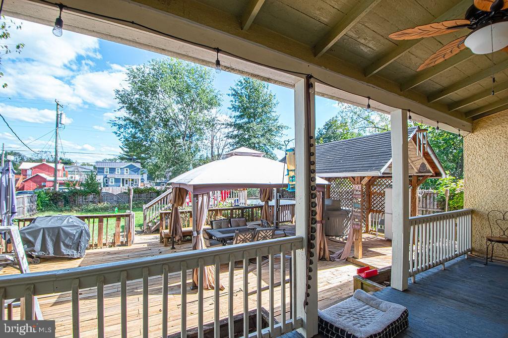 214 LEE ST, FRONT ROYAL, Virginia 22630, 4 Bedrooms Bedrooms, ,1 BathroomBathrooms,Residential,For sale,214 LEE ST,VAWR2012574 MLS # VAWR2012574