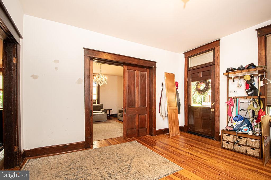 214 LEE ST, FRONT ROYAL, Virginia 22630, 4 Bedrooms Bedrooms, ,1 BathroomBathrooms,Residential,For sale,214 LEE ST,VAWR2012574 MLS # VAWR2012574