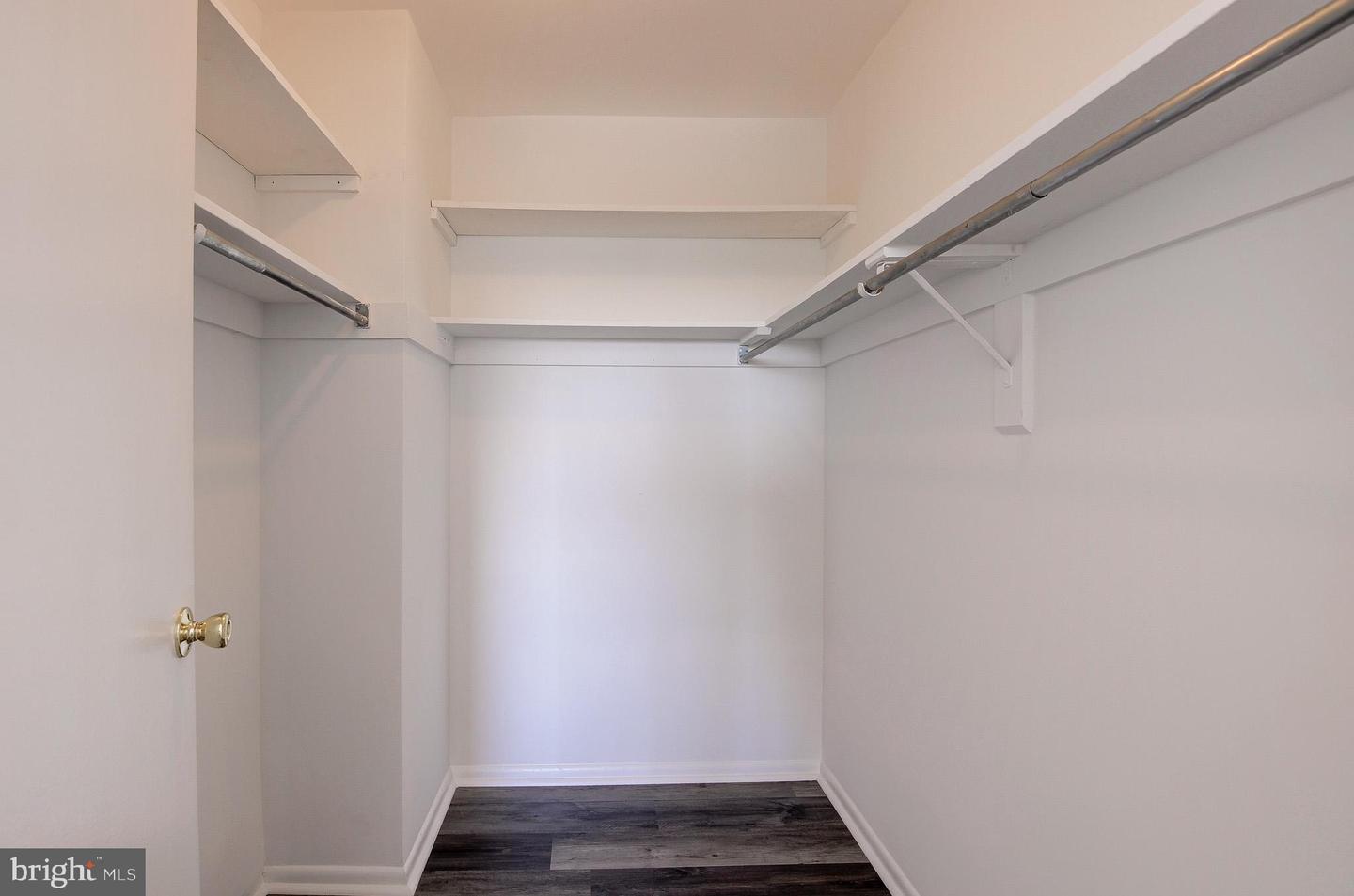 5340 HOLMES RUN PKWY #901, ALEXANDRIA, Virginia 22304, 1 Bedroom Bedrooms, ,1 BathroomBathrooms,Residential,For sale,5340 HOLMES RUN PKWY #901,VAAX2050936 MLS # VAAX2050936