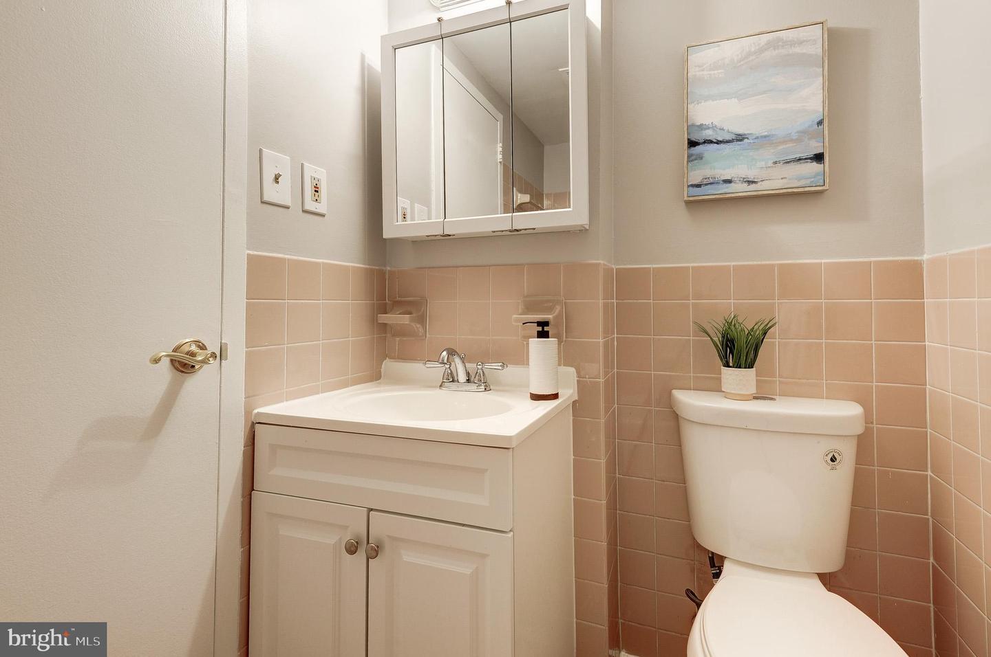 5340 HOLMES RUN PKWY #901, ALEXANDRIA, Virginia 22304, 1 Bedroom Bedrooms, ,1 BathroomBathrooms,Residential,For sale,5340 HOLMES RUN PKWY #901,VAAX2050936 MLS # VAAX2050936