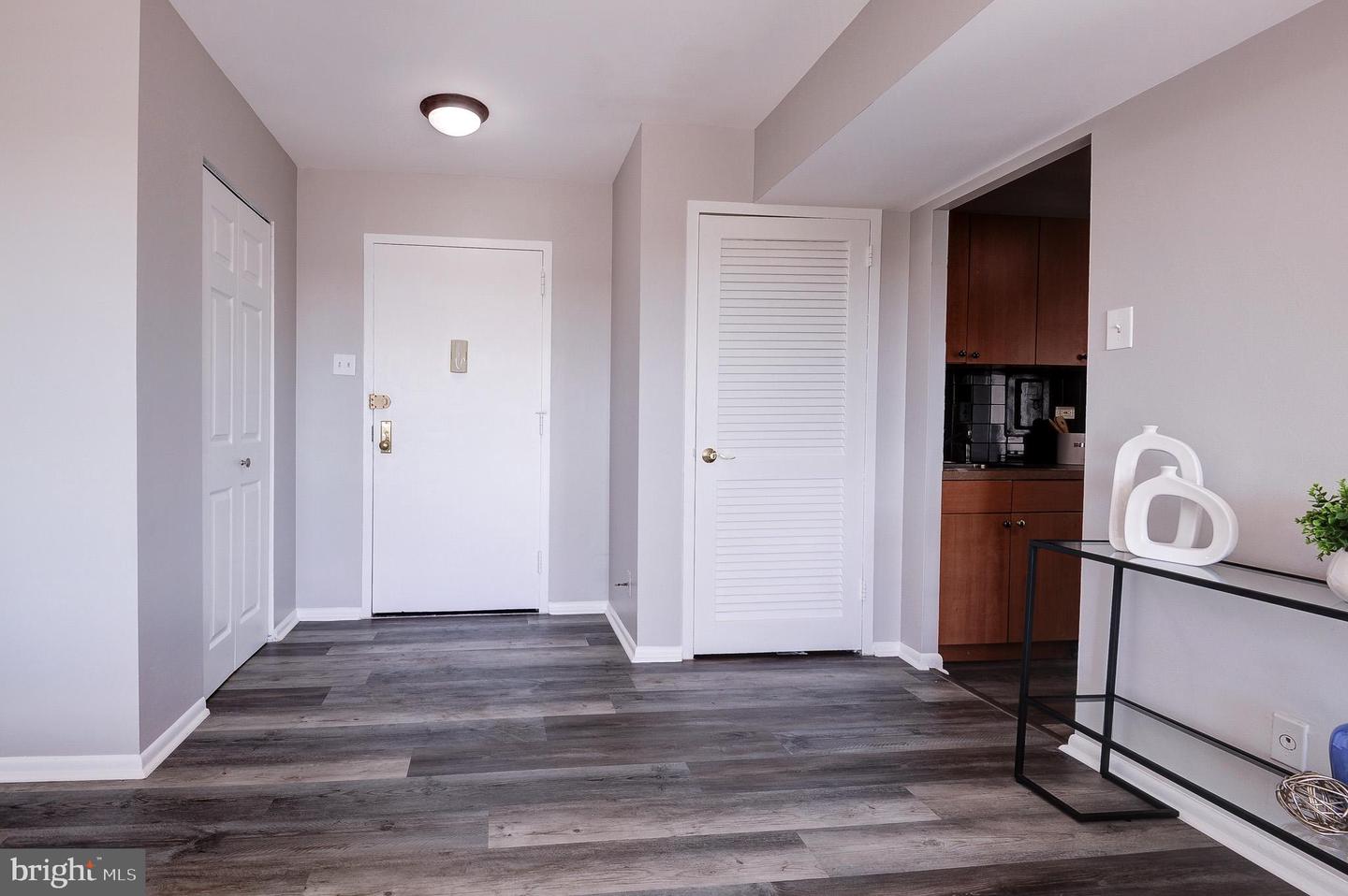 5340 HOLMES RUN PKWY #901, ALEXANDRIA, Virginia 22304, 1 Bedroom Bedrooms, ,1 BathroomBathrooms,Residential,For sale,5340 HOLMES RUN PKWY #901,VAAX2050936 MLS # VAAX2050936